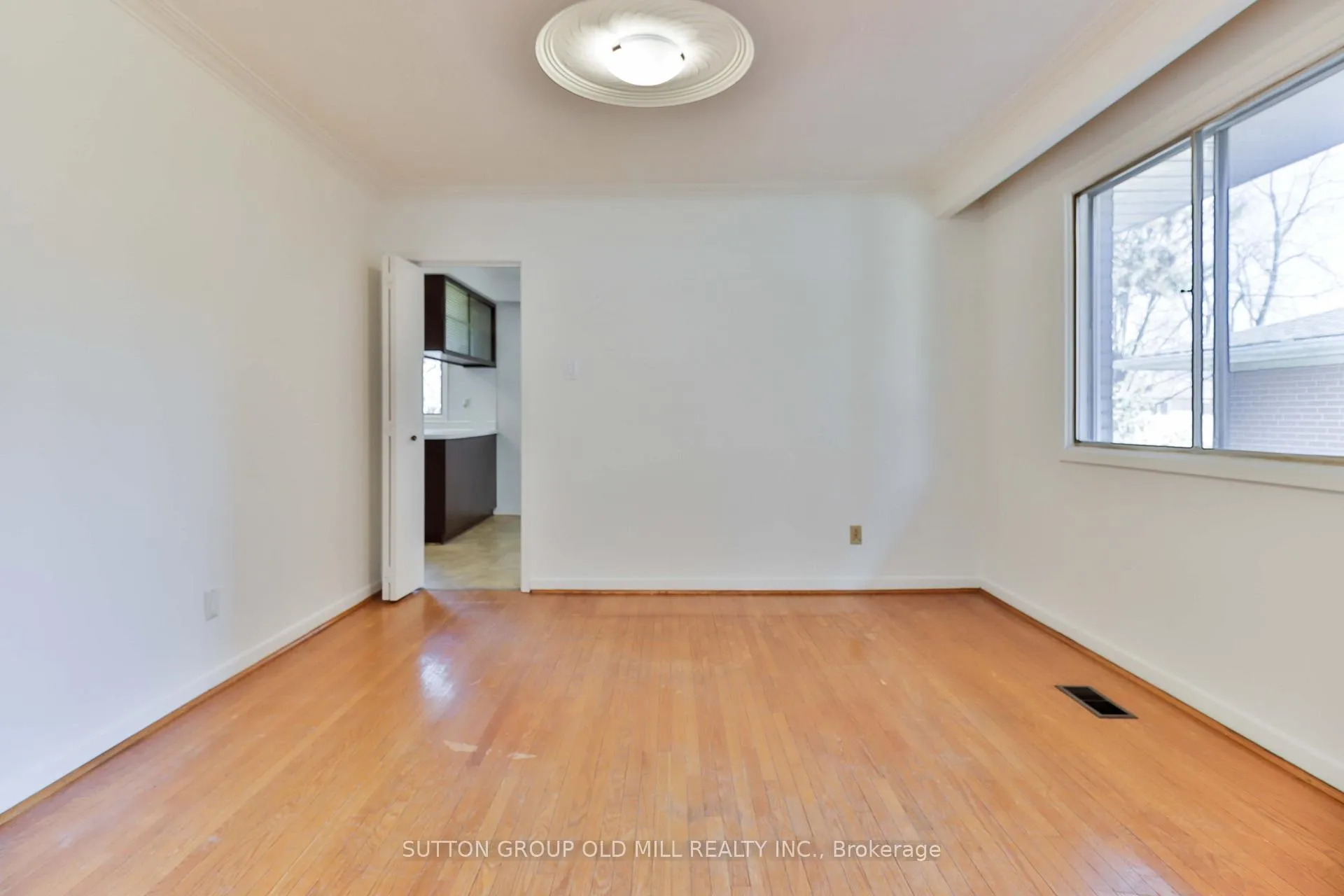 Photo 7 of 32 Hunting Ridge, Etobicoke, Willowridge-Martingrove-Richview — HOMEH
