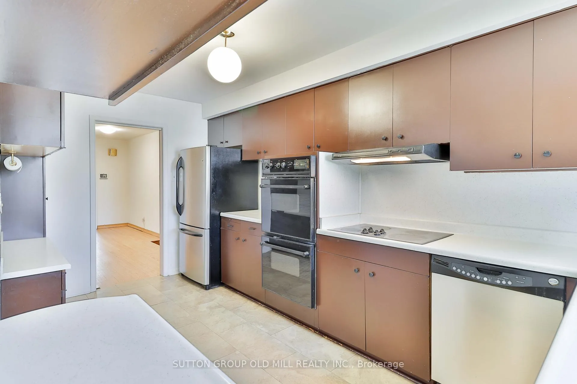 Photo 9 of 32 Hunting Ridge, Etobicoke, Willowridge-Martingrove-Richview — HOMEH
