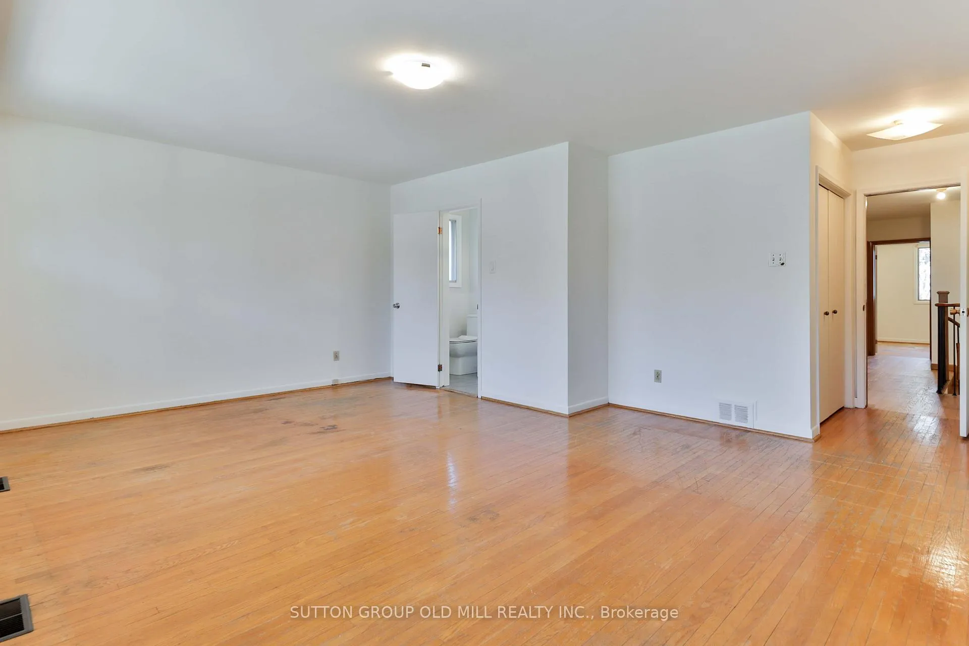 Photo 20 of 32 Hunting Ridge, Etobicoke, Willowridge-Martingrove-Richview — HOMEH