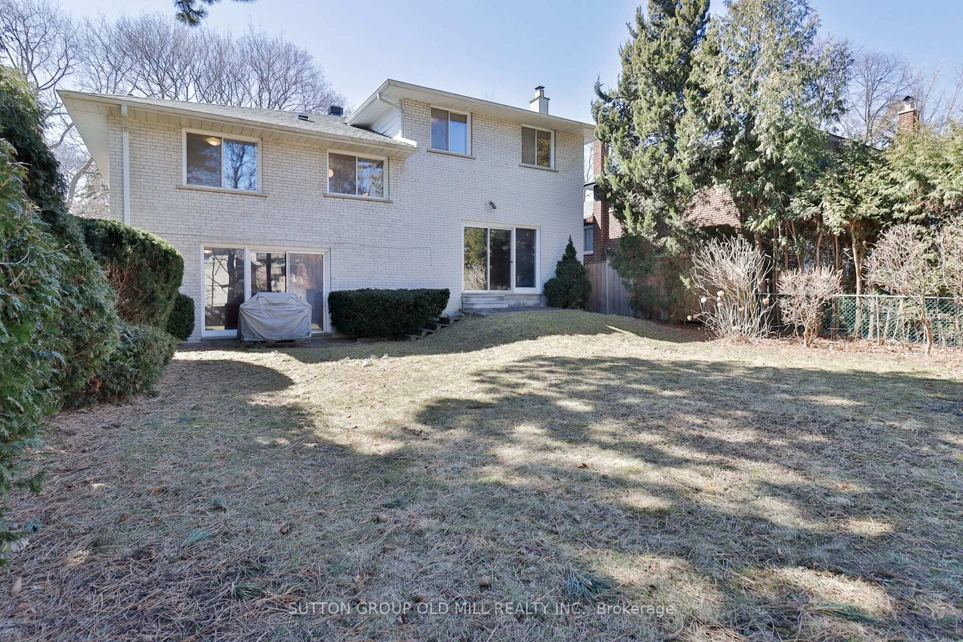 Photo 29 of 32 Hunting Ridge, Etobicoke, Willowridge-Martingrove-Richview — HOMEH