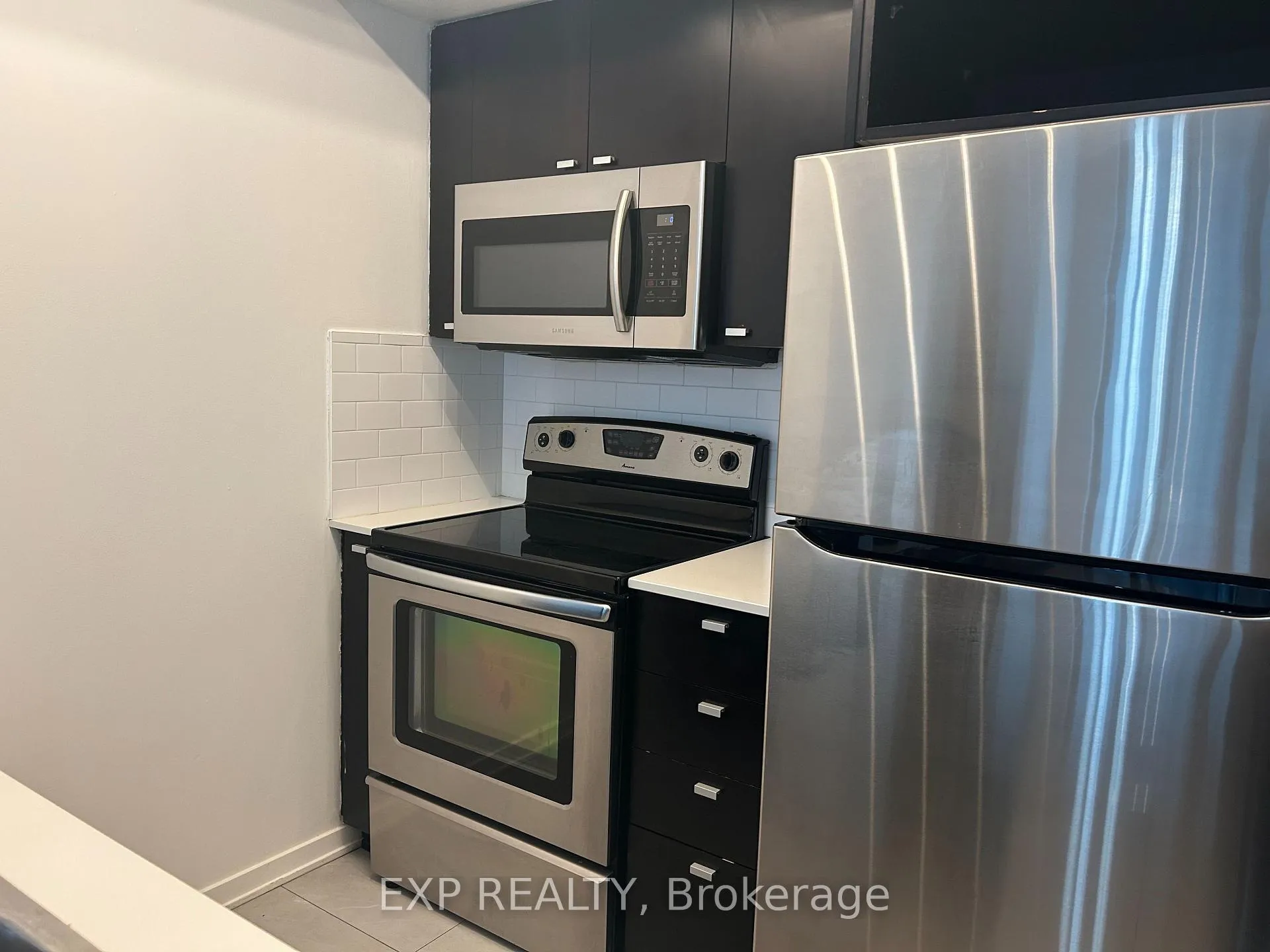 Photo 4 of Unit 2108, 103 The Queensway, Toronto, High Park-Swansea — HOMEH