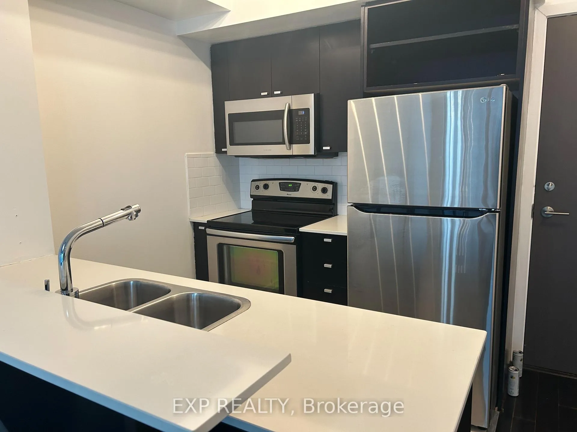 Photo 5 of Unit 2108, 103 The Queensway, Toronto, High Park-Swansea — HOMEH