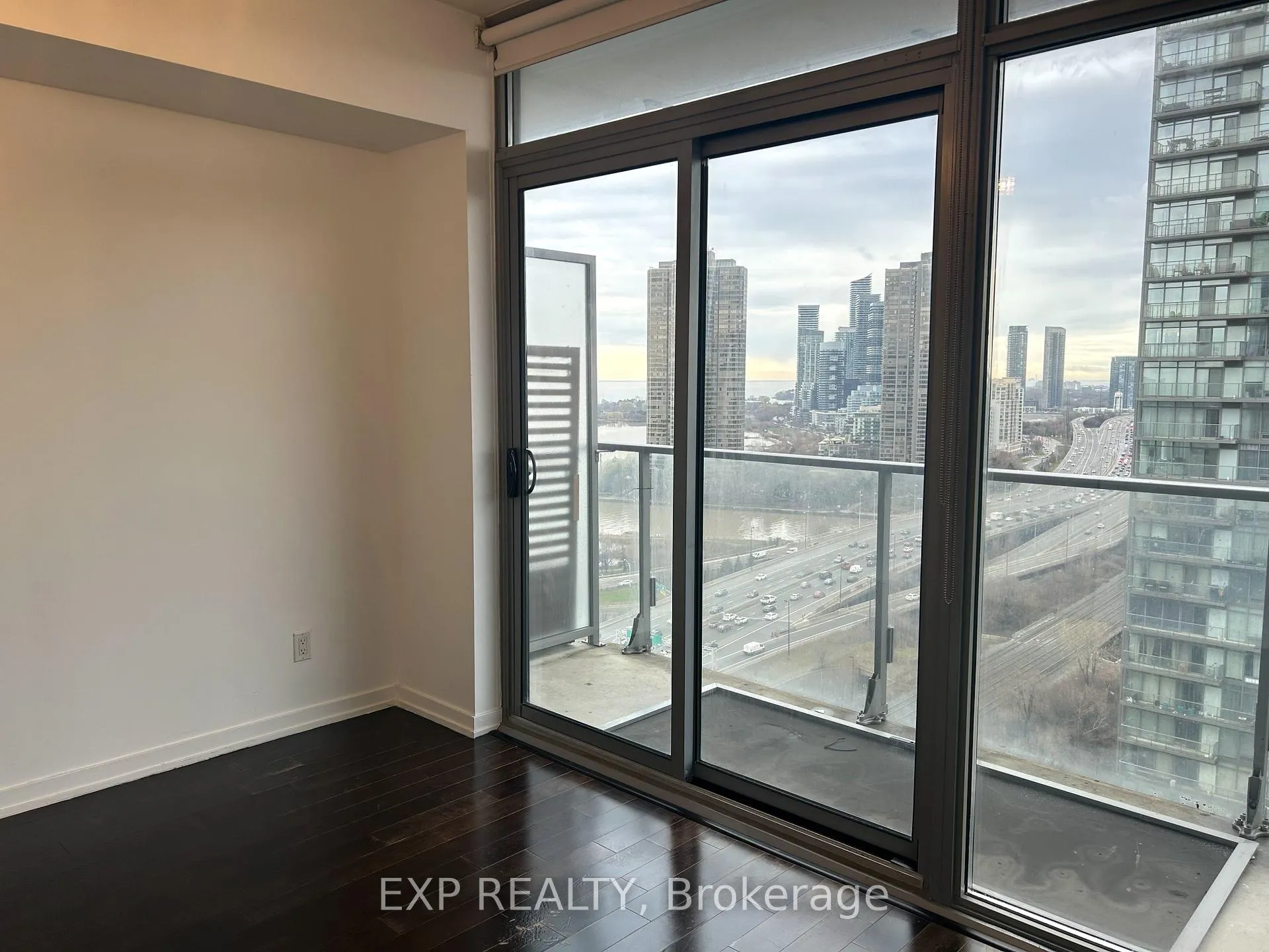 Photo 13 of Unit 2108, 103 The Queensway, Toronto, High Park-Swansea — HOMEH