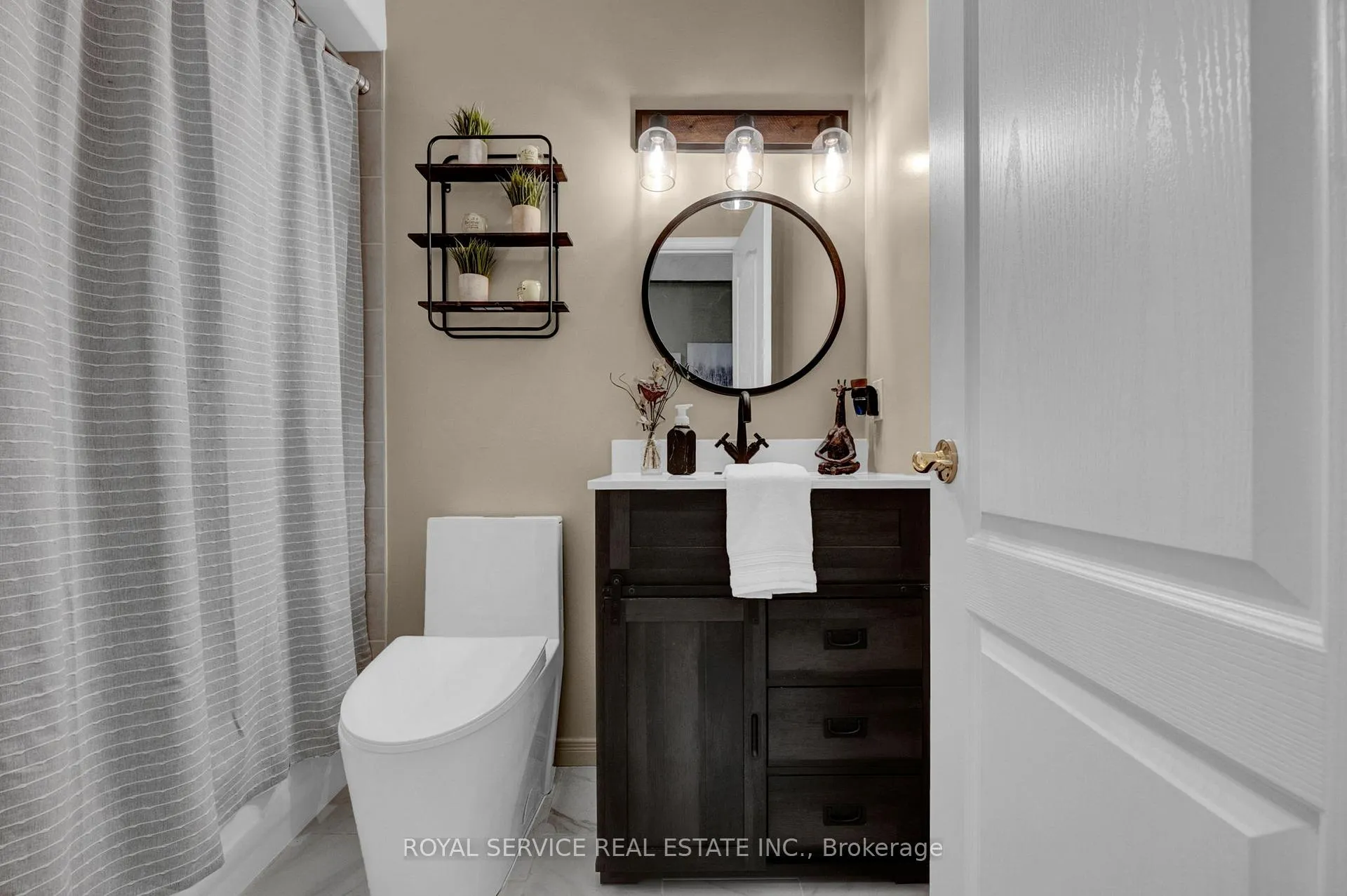 Photo 18 of 308 Woodward Avenue, Selwyn — HOMEH