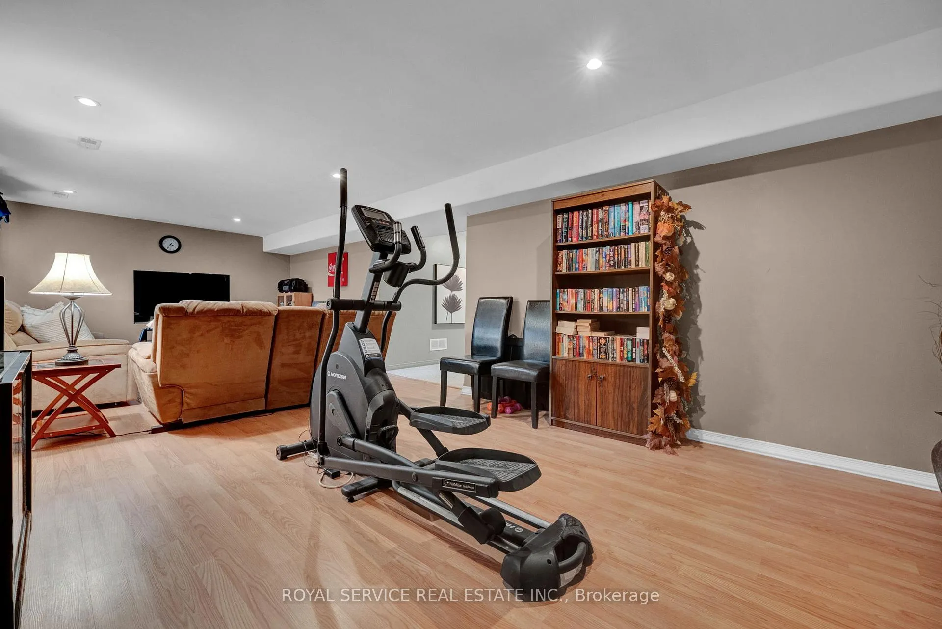 Photo 29 of 308 Woodward Avenue, Selwyn — HOMEH