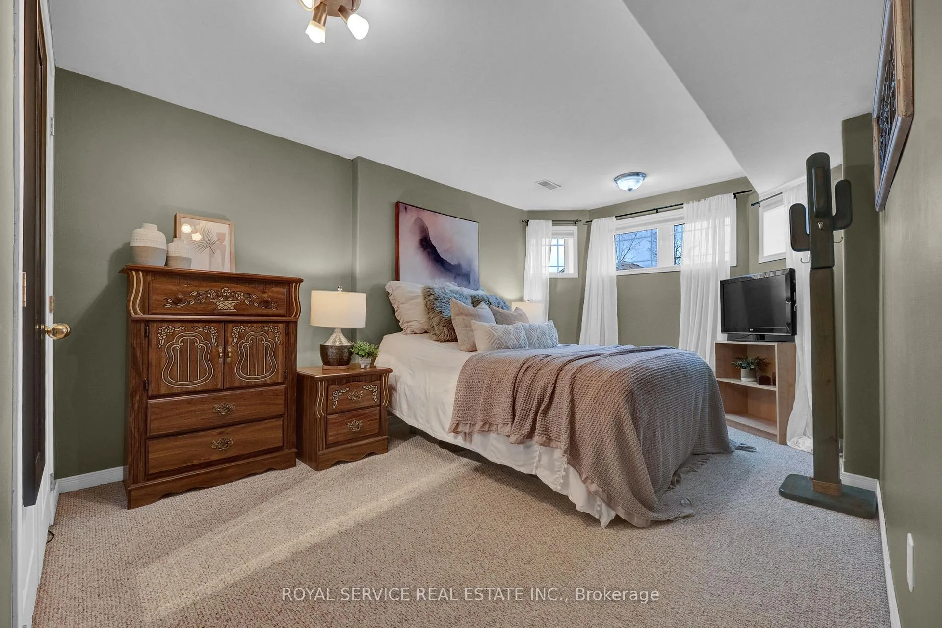 Photo 31 of 308 Woodward Avenue, Selwyn — HOMEH
