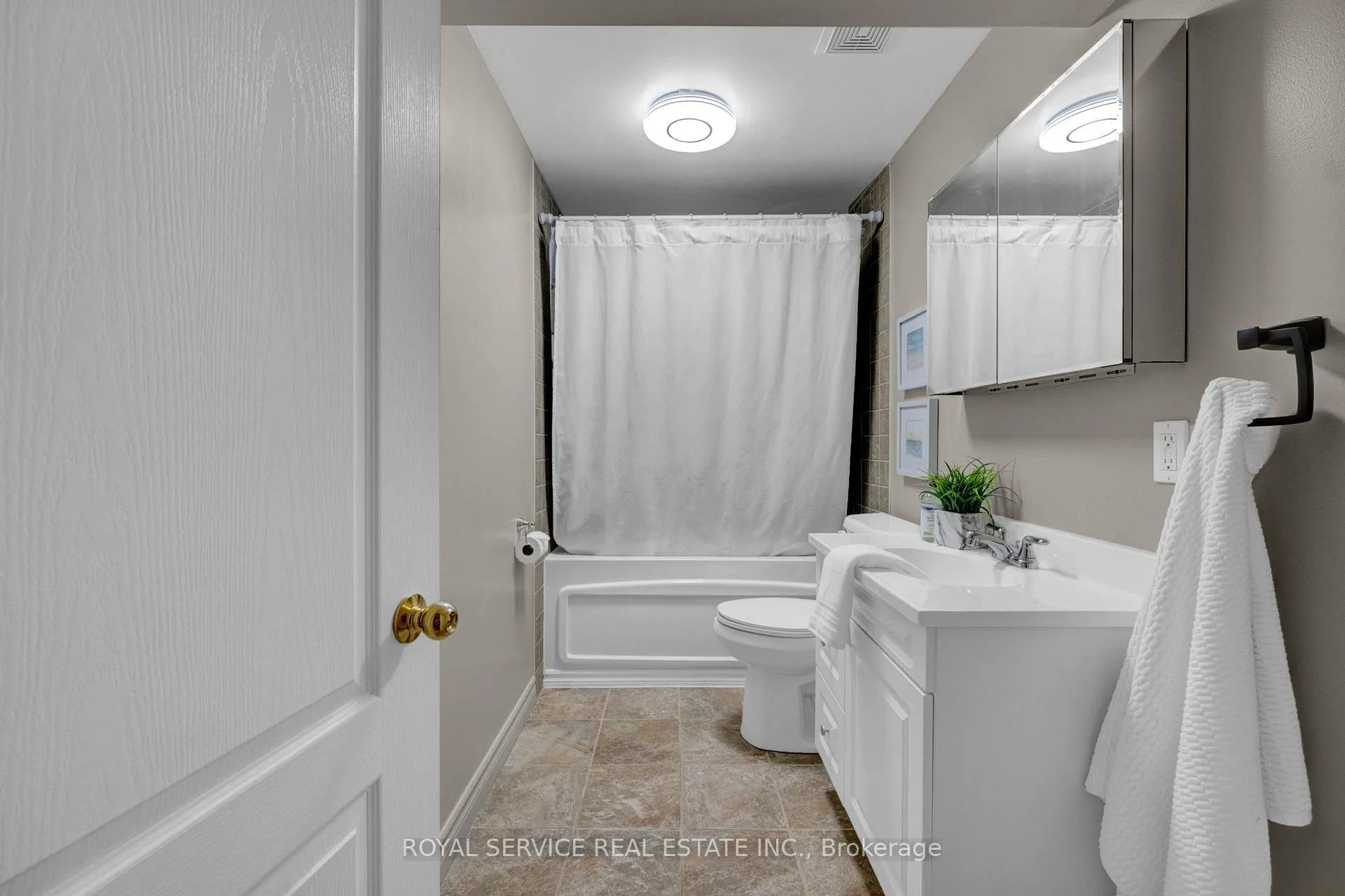 Photo 33 of 308 Woodward Avenue, Selwyn — HOMEH