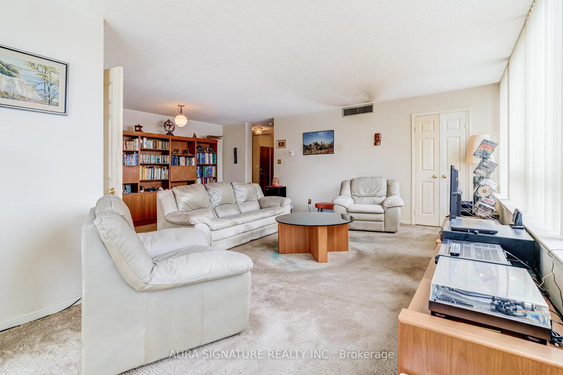 Photo 7 of Unit 203, 40 Richview Road, Etobicoke, Humber Heights — HOMEH