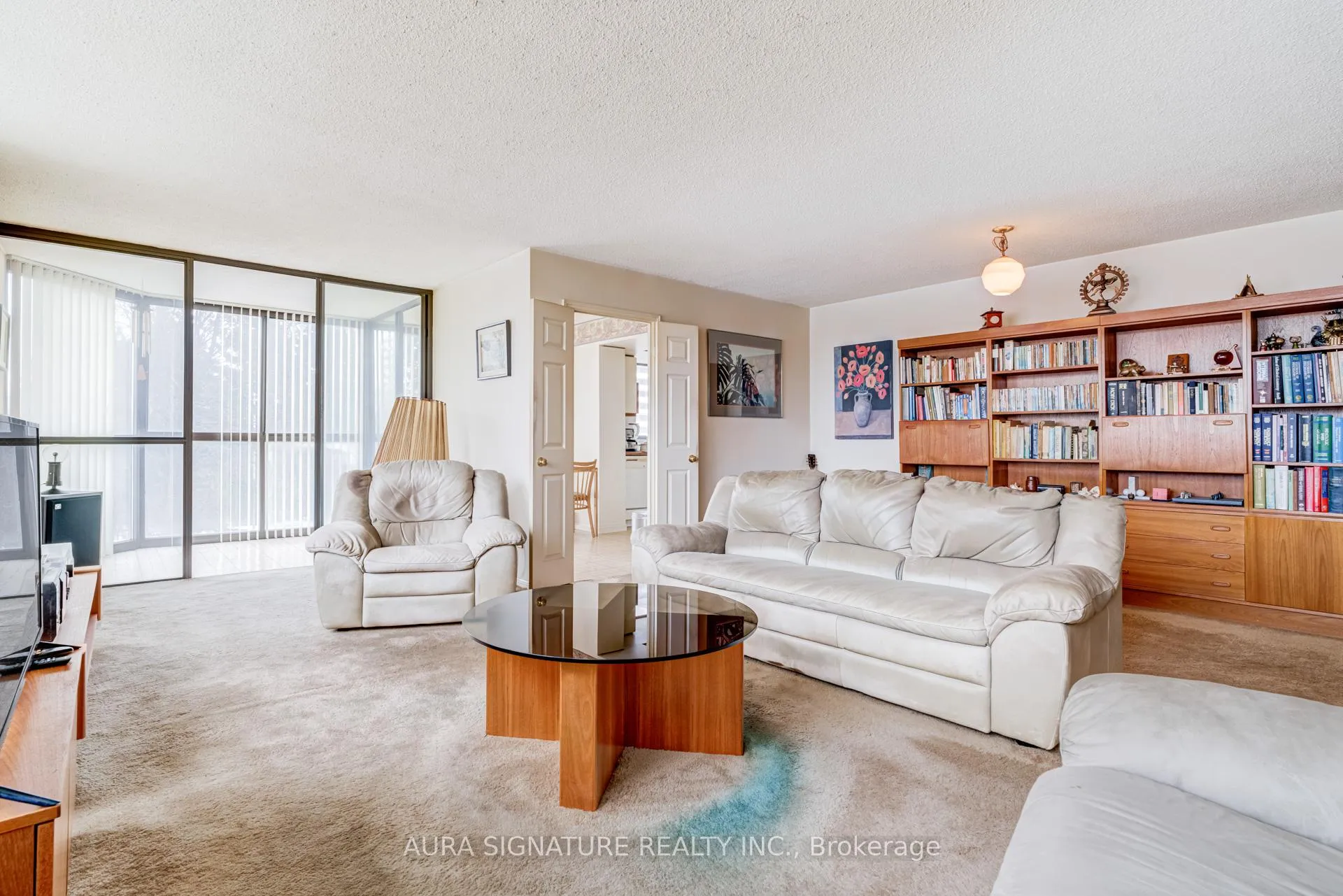 Photo 8 of Unit 203, 40 Richview Road, Etobicoke, Humber Heights — HOMEH