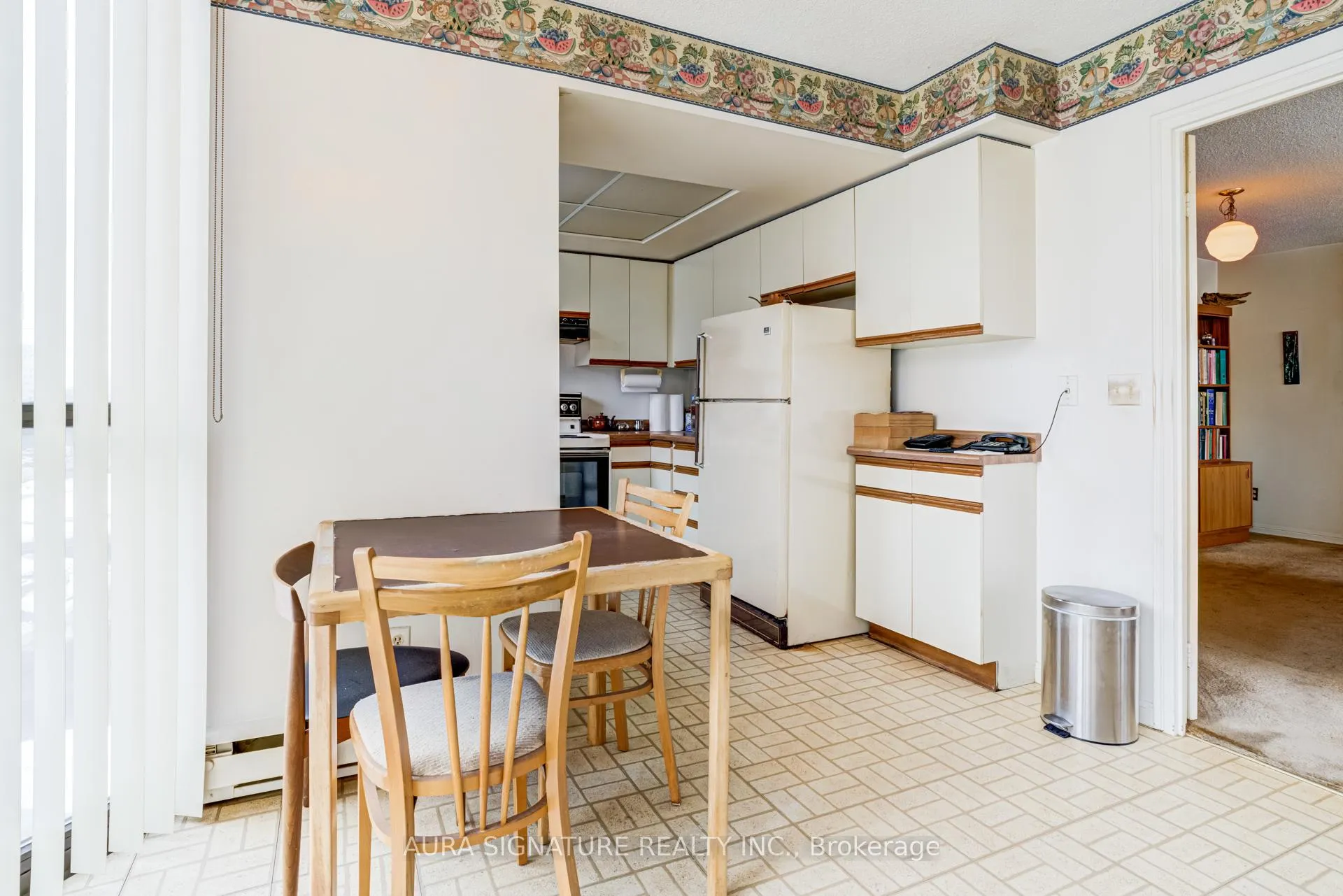 Photo 11 of Unit 203, 40 Richview Road, Etobicoke, Humber Heights — HOMEH