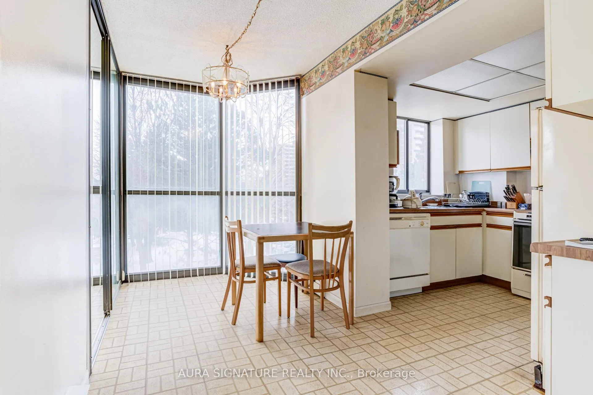 Photo 12 of Unit 203, 40 Richview Road, Etobicoke, Humber Heights — HOMEH
