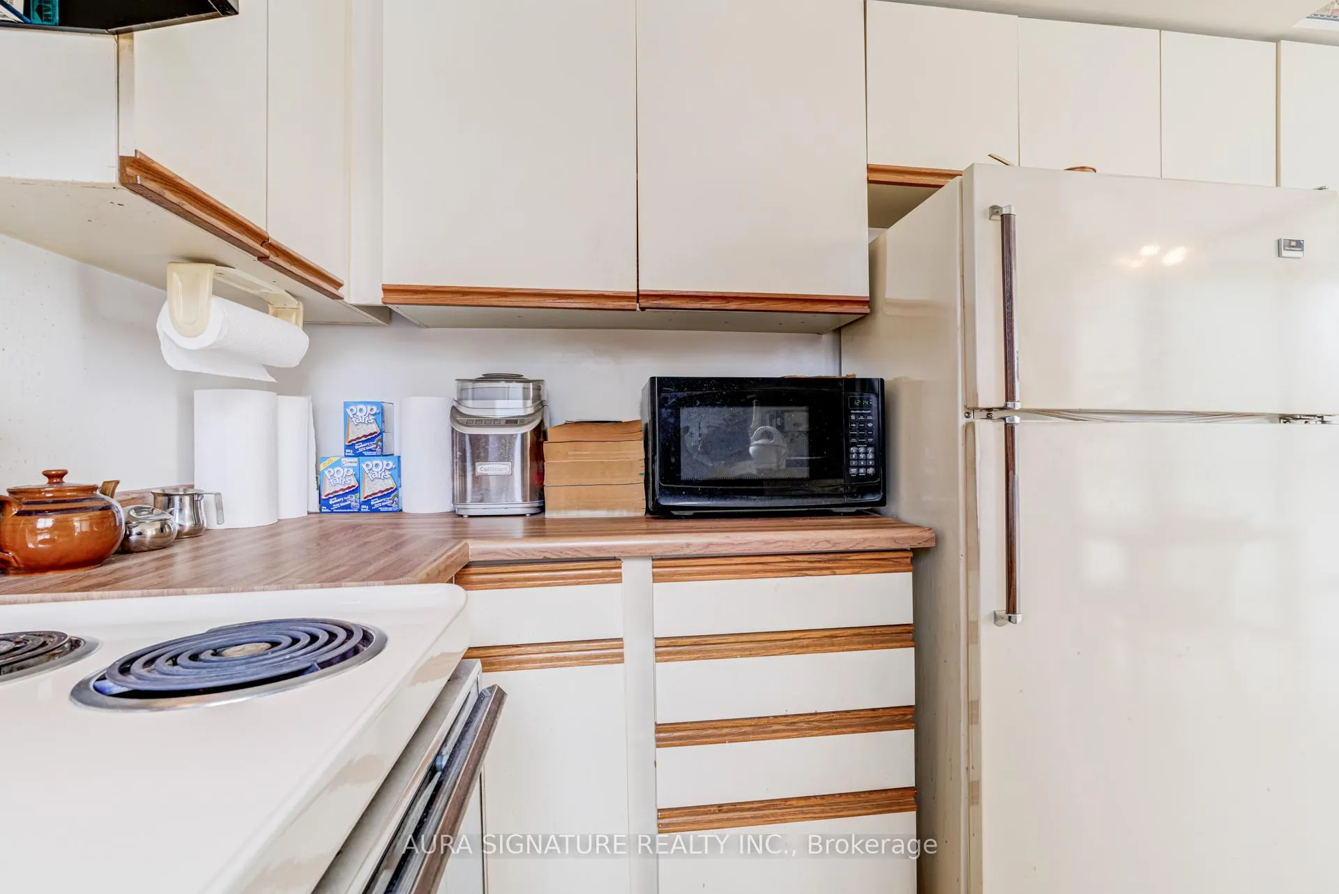 Photo 16 of Unit 203, 40 Richview Road, Etobicoke, Humber Heights — HOMEH