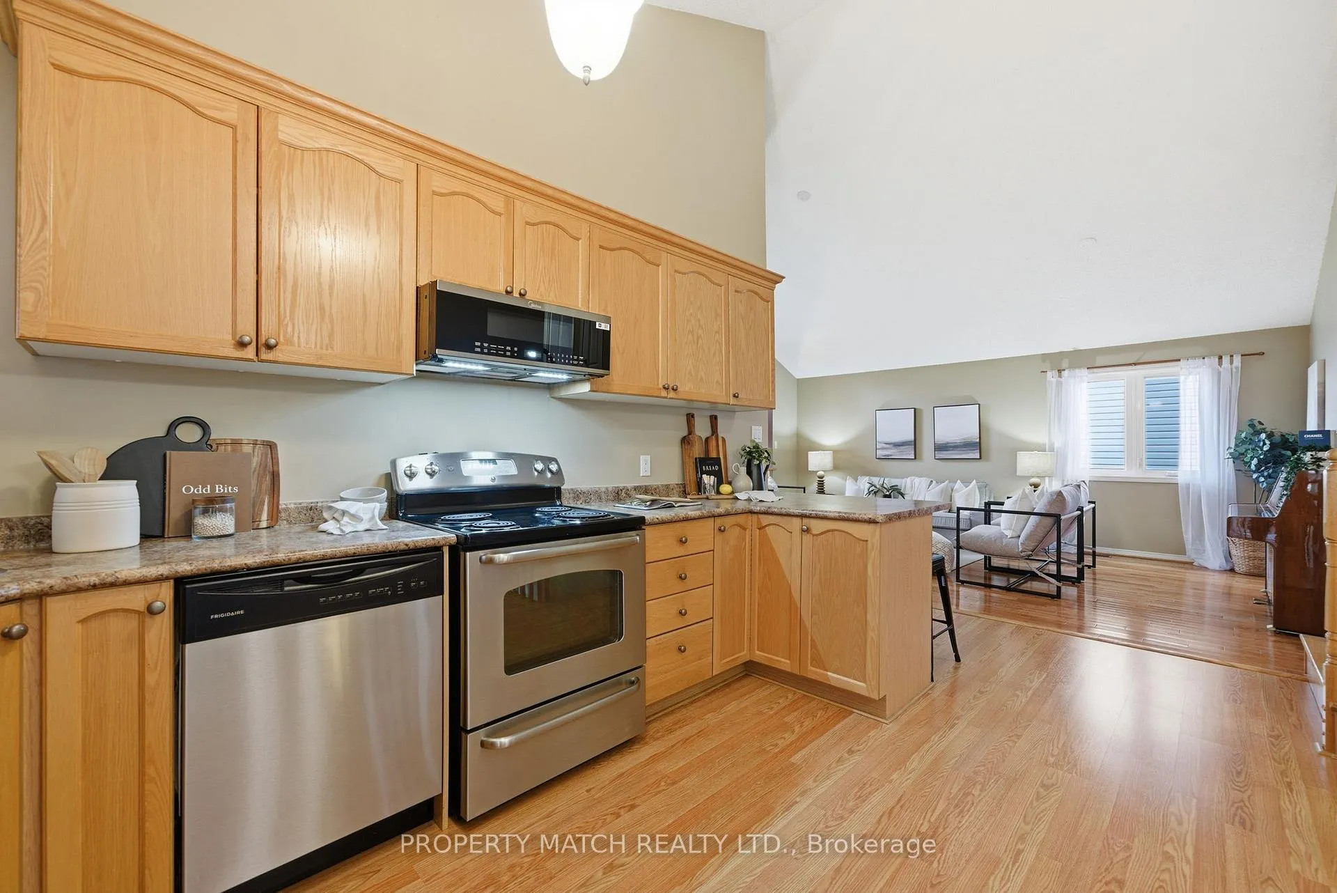 Photo 13 of 680 Ormond Drive, Oshawa, Samac — HOMEH