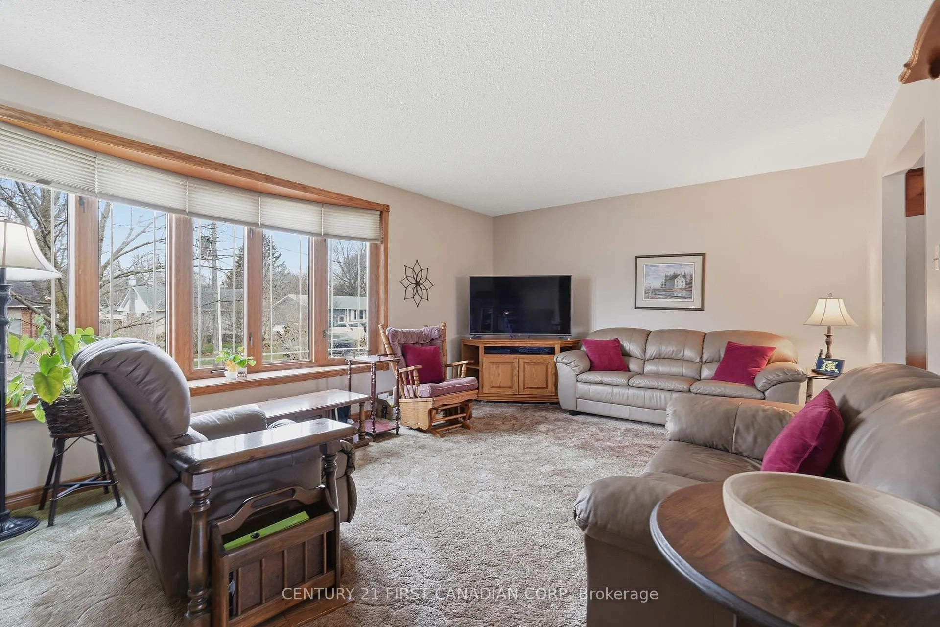Photo 8 of 289 Ridout Street, West Elgin, Rodney — HOMEH