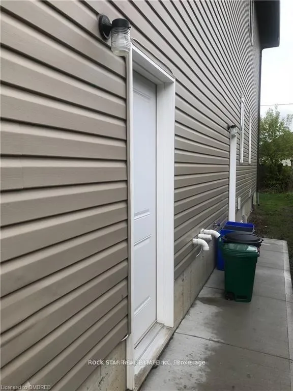 Photo 6 of 15 Townline Road E, St. Catharines, Burleigh Hill — HOMEH
