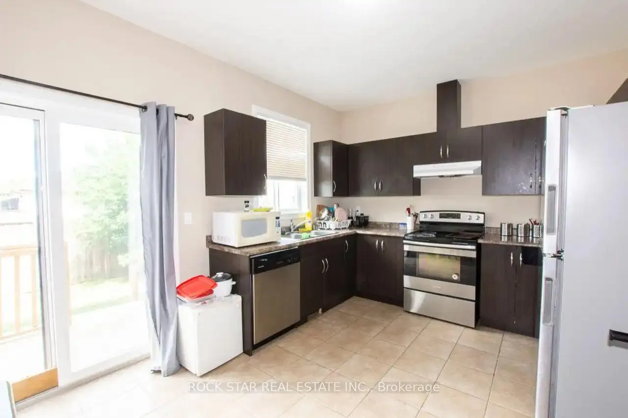 Photo 8 of 15 Townline Road E, St. Catharines, Burleigh Hill — HOMEH