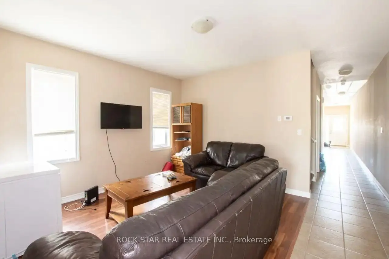 Photo 11 of 15 Townline Road E, St. Catharines, Burleigh Hill — HOMEH