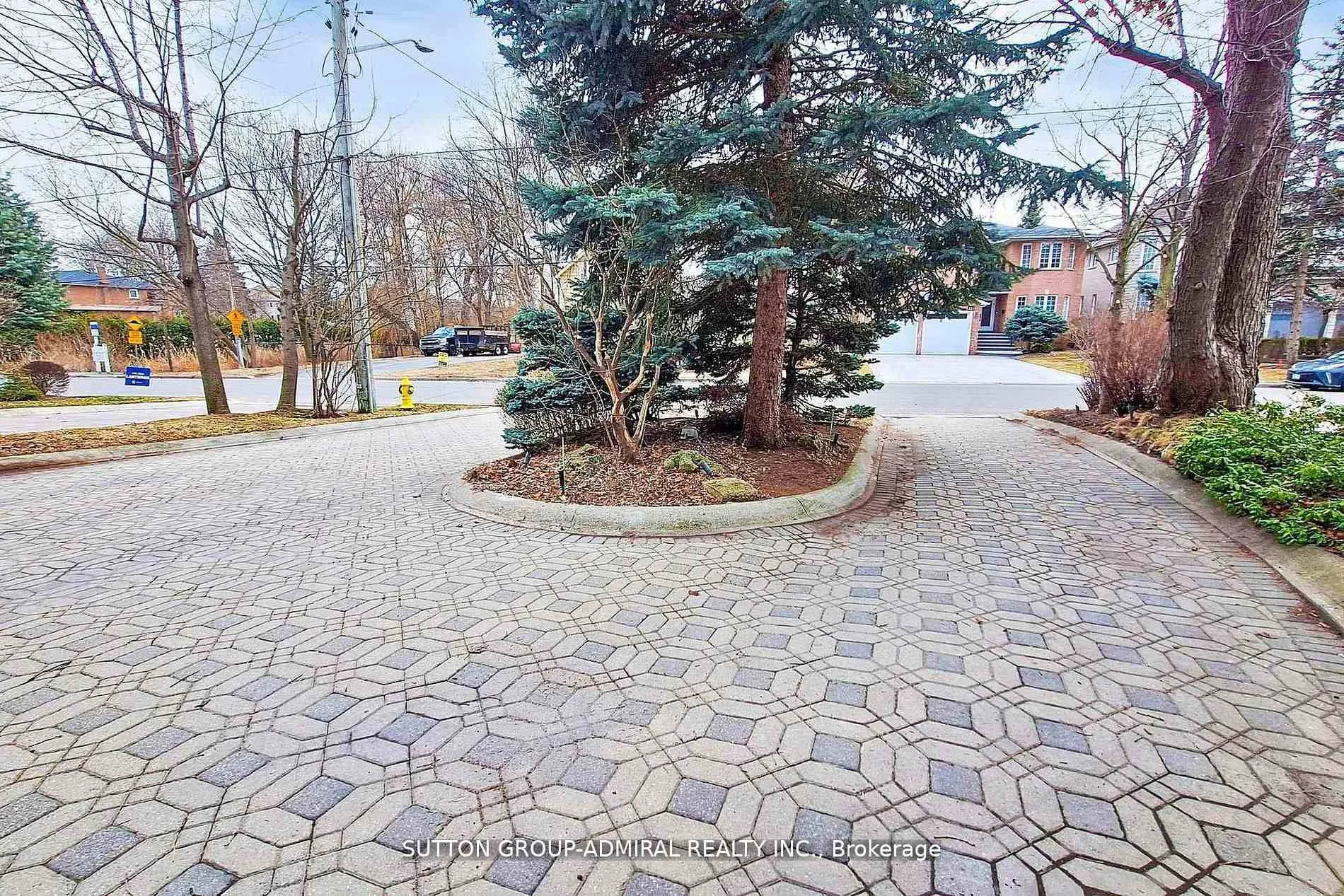 Photo 2 of 220 King High Drive, Vaughan, Beverley Glen — HOMEH