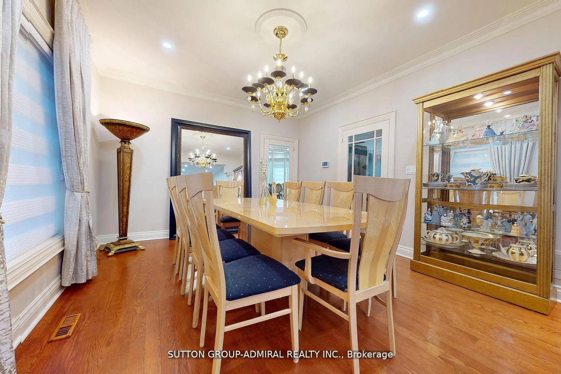 Photo 7 of 220 King High Drive, Vaughan, Beverley Glen — HOMEH