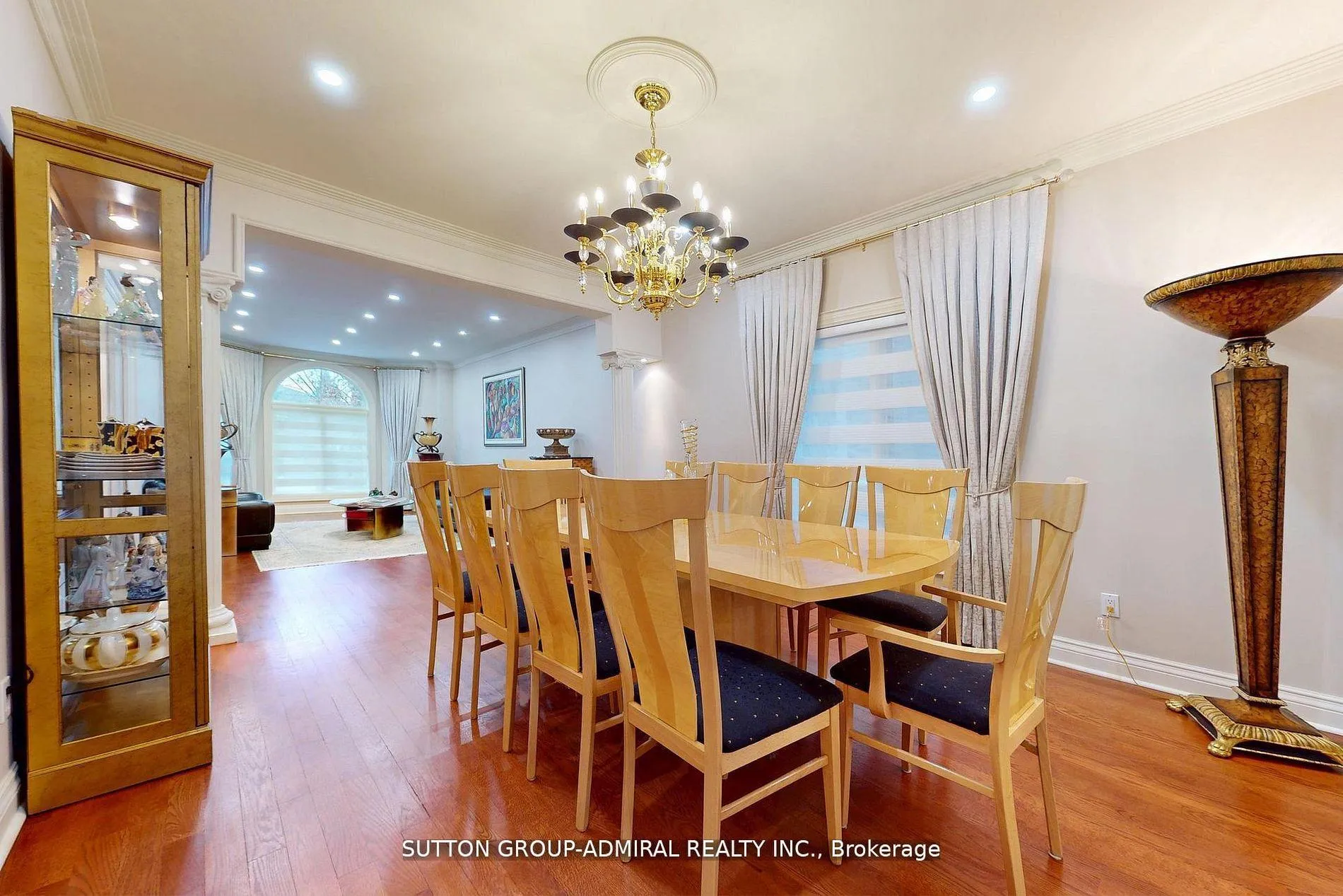 Photo 8 of 220 King High Drive, Vaughan, Beverley Glen — HOMEH