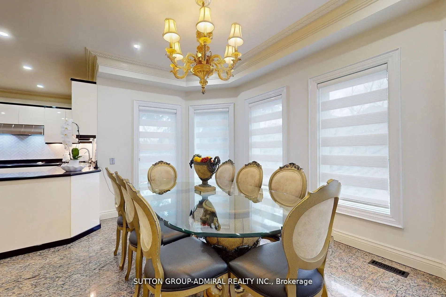 Photo 12 of 220 King High Drive, Vaughan, Beverley Glen — HOMEH