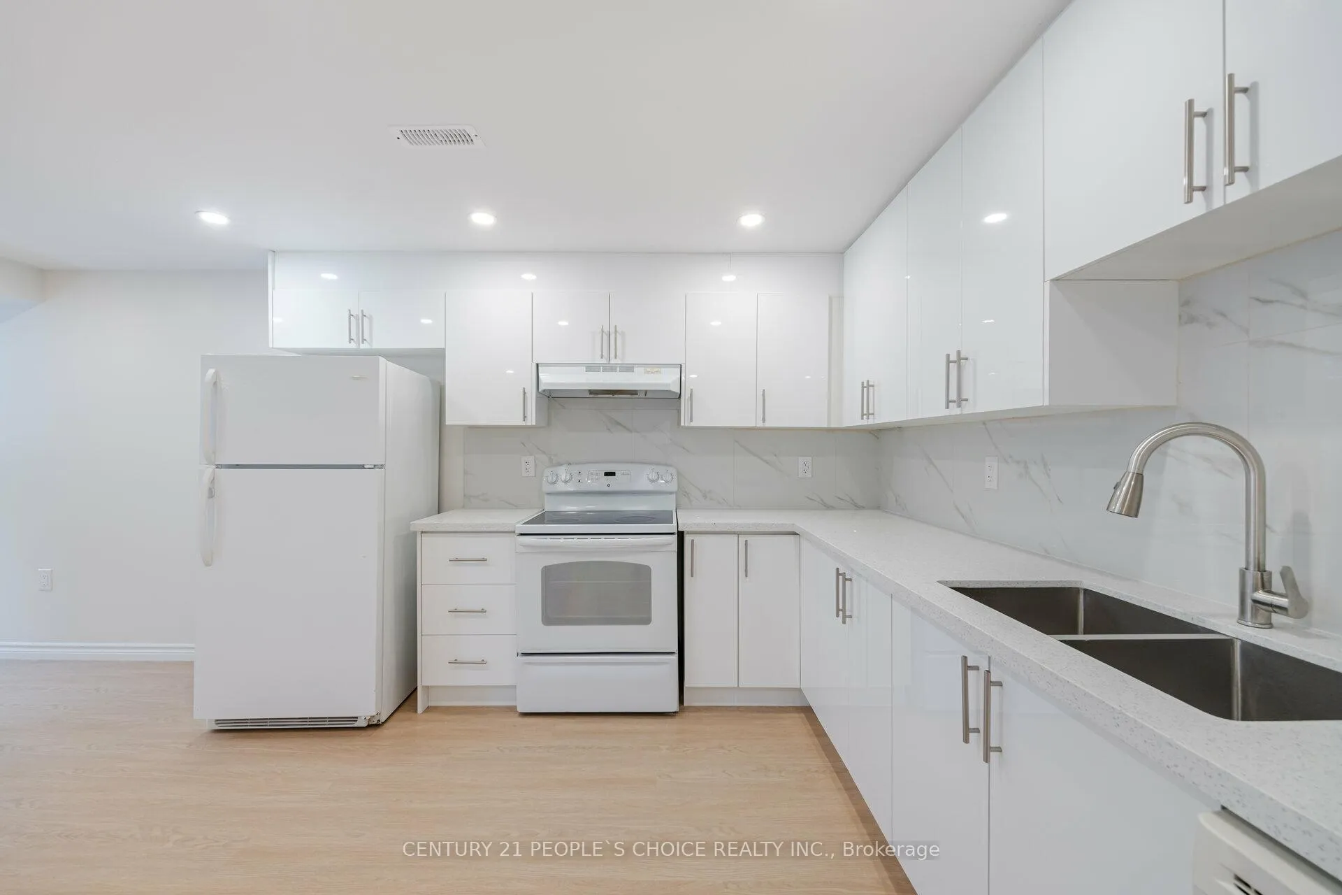 Photo 5 of Unit Bsmt, 5654 Dolmite Heights, Mississauga, Churchill Meadows — HOMEH