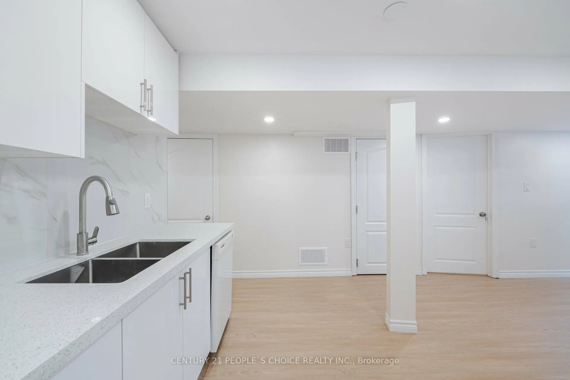 Photo 6 of Unit Bsmt, 5654 Dolmite Heights, Mississauga, Churchill Meadows — HOMEH