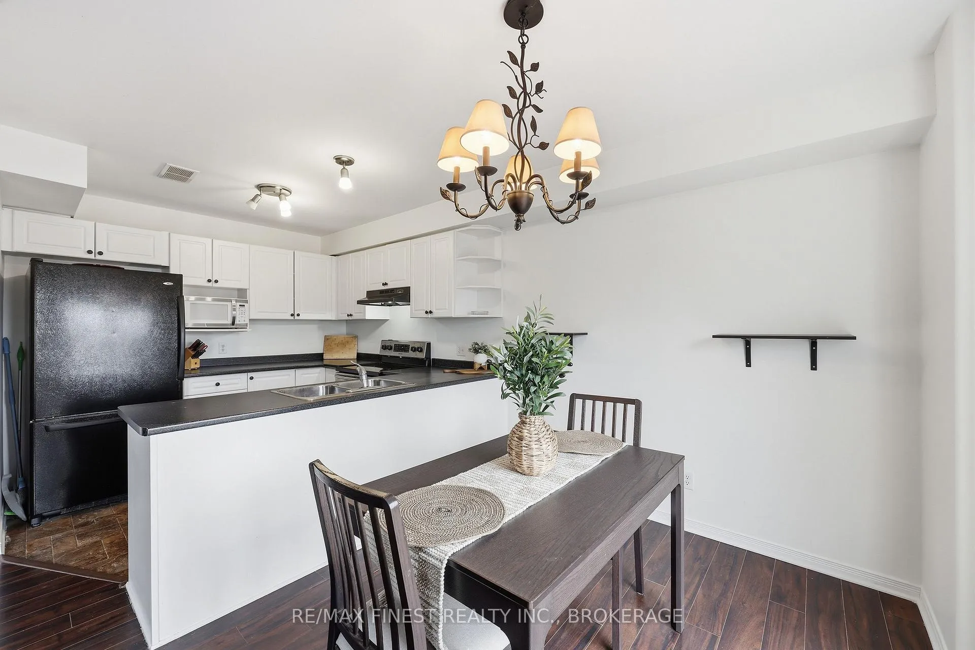 Photo 13 of 2189 Swanfield Street, Kingston, East Gardiners Rd — HOMEH