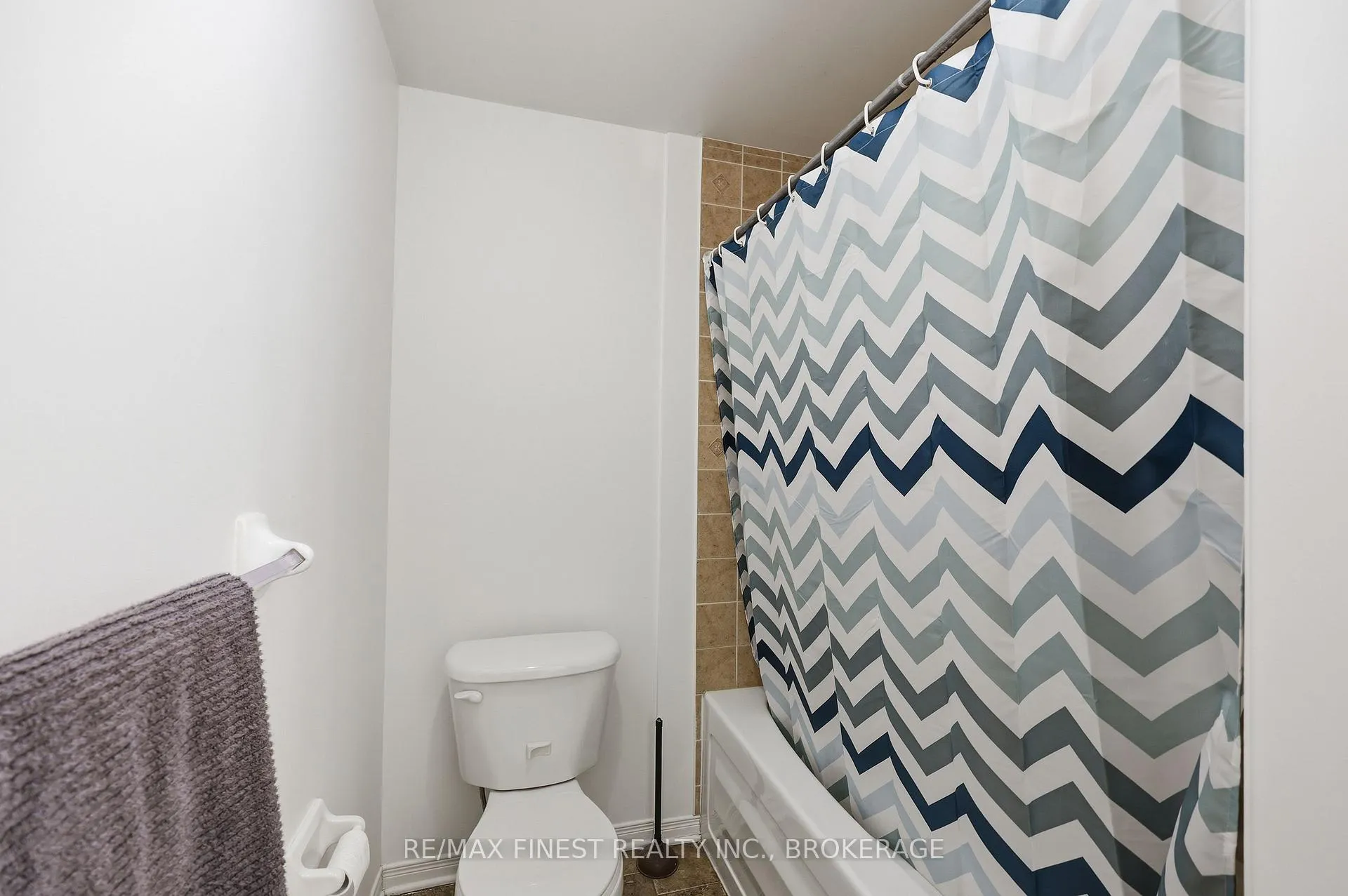 Photo 23 of 2189 Swanfield Street, Kingston, East Gardiners Rd — HOMEH