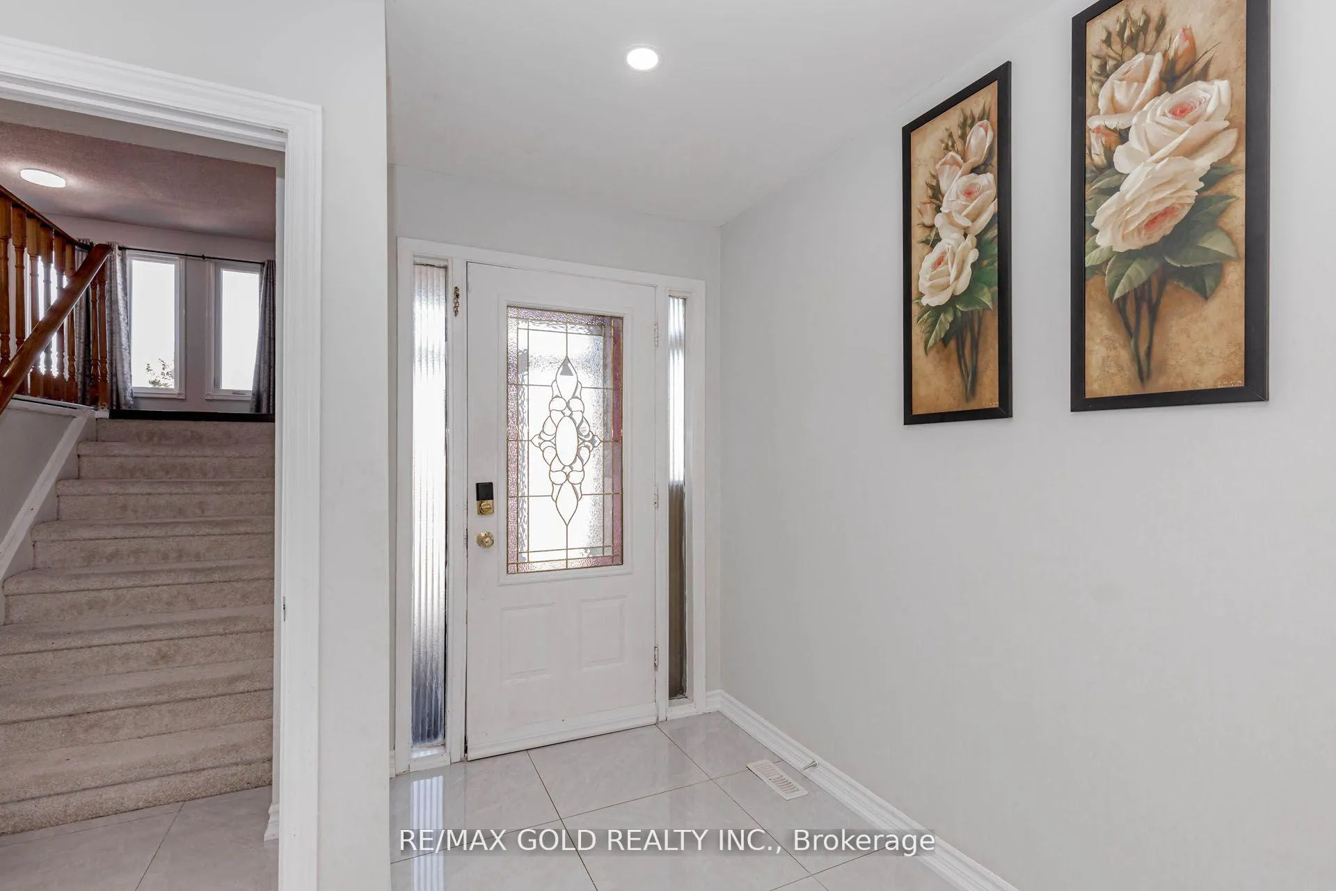 Photo 4 of 61 Kingknoll Drive, Brampton, Fletcher's Creek South — HOMEH