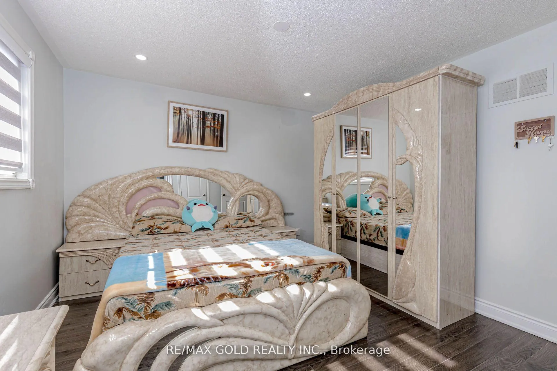 Photo 15 of 61 Kingknoll Drive, Brampton, Fletcher's Creek South — HOMEH