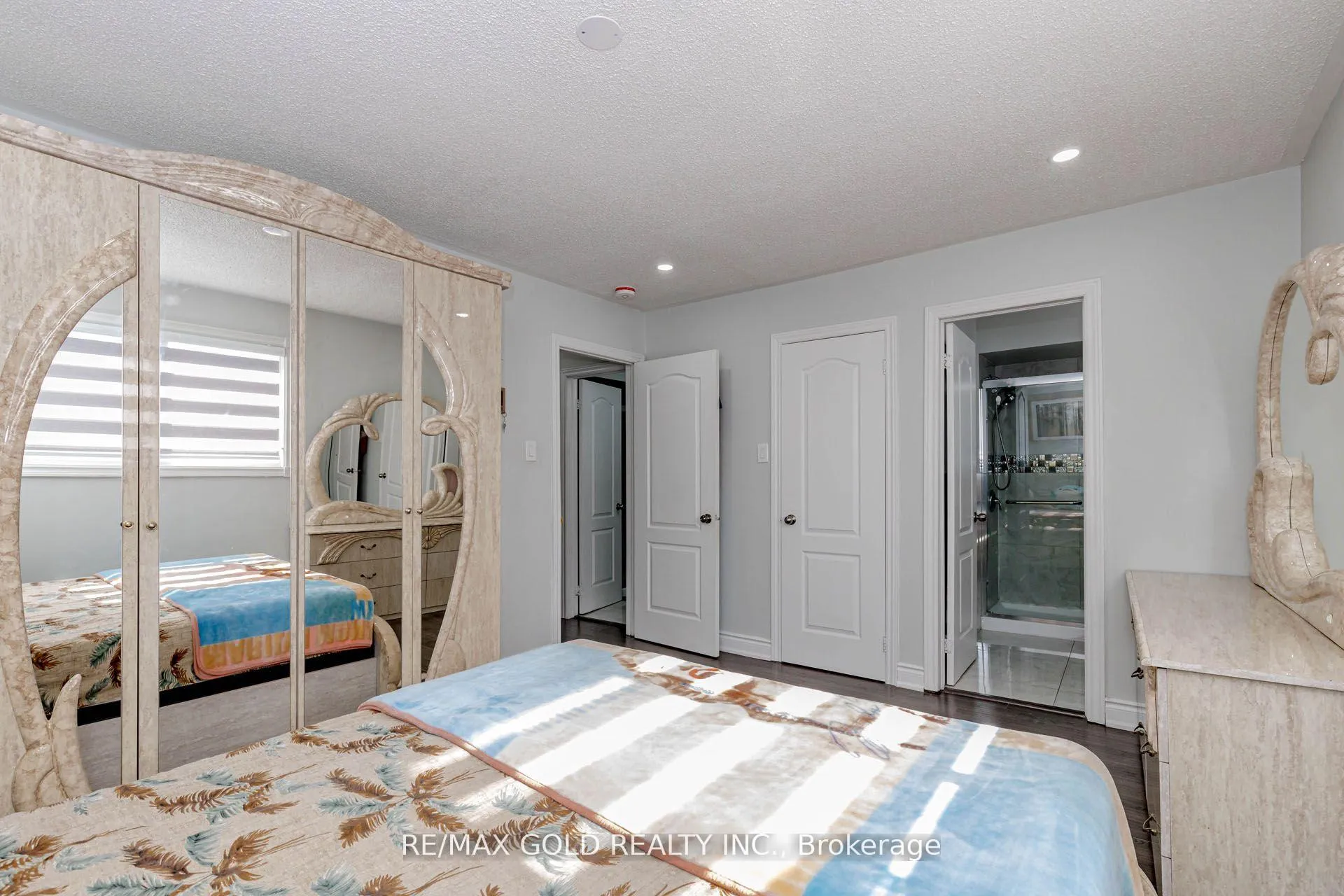 Photo 16 of 61 Kingknoll Drive, Brampton, Fletcher's Creek South — HOMEH