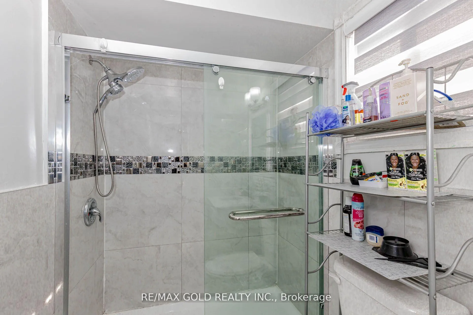 Photo 19 of 61 Kingknoll Drive, Brampton, Fletcher's Creek South — HOMEH
