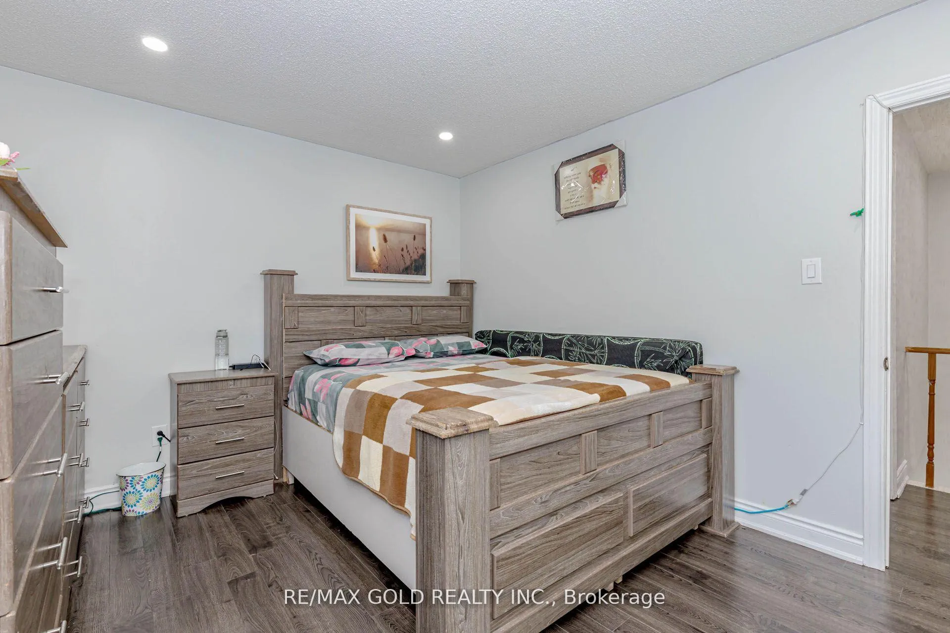 Photo 21 of 61 Kingknoll Drive, Brampton, Fletcher's Creek South — HOMEH