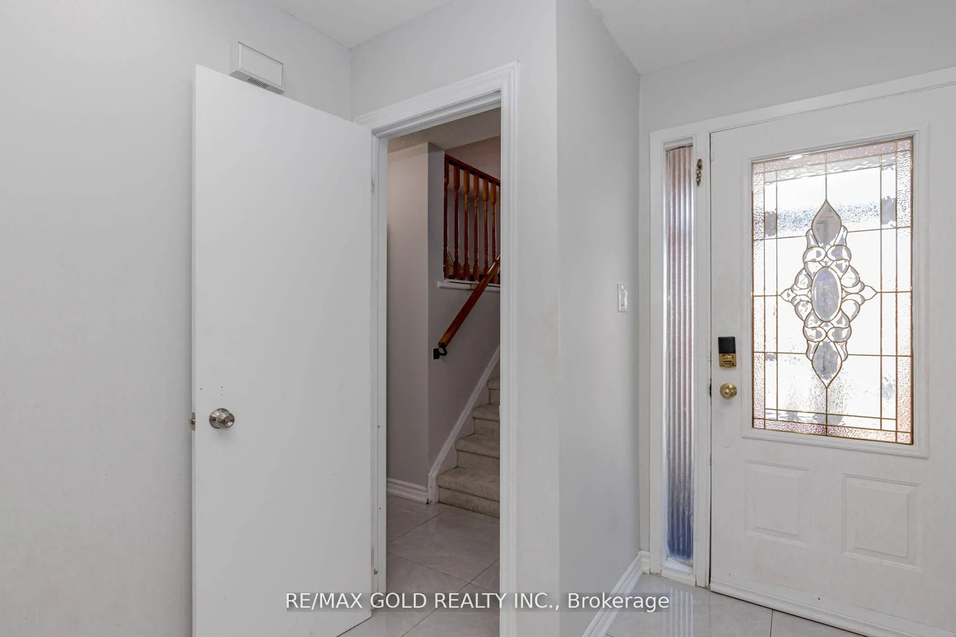 Photo 32 of 61 Kingknoll Drive, Brampton, Fletcher's Creek South — HOMEH