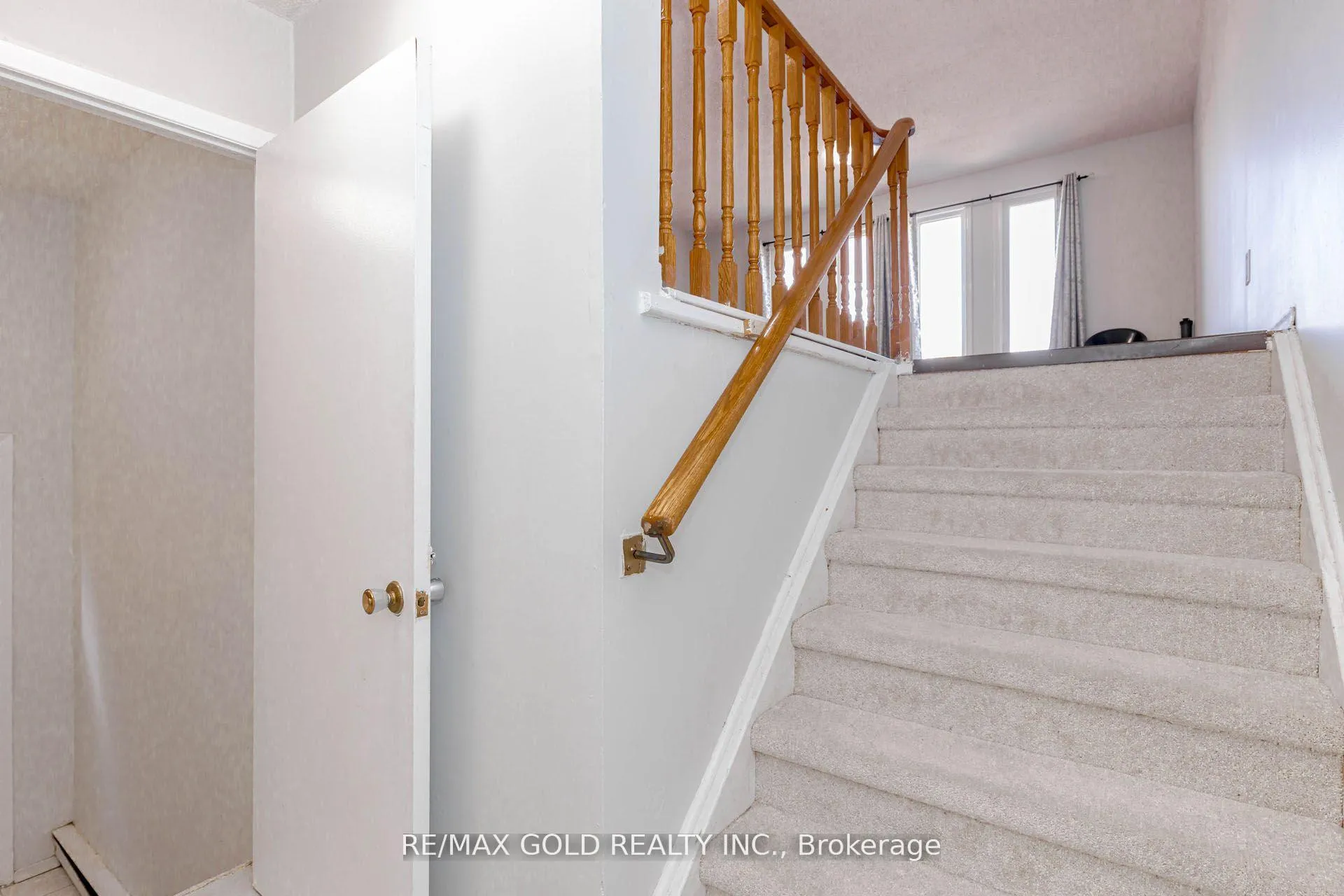 Photo 36 of 61 Kingknoll Drive, Brampton, Fletcher's Creek South — HOMEH
