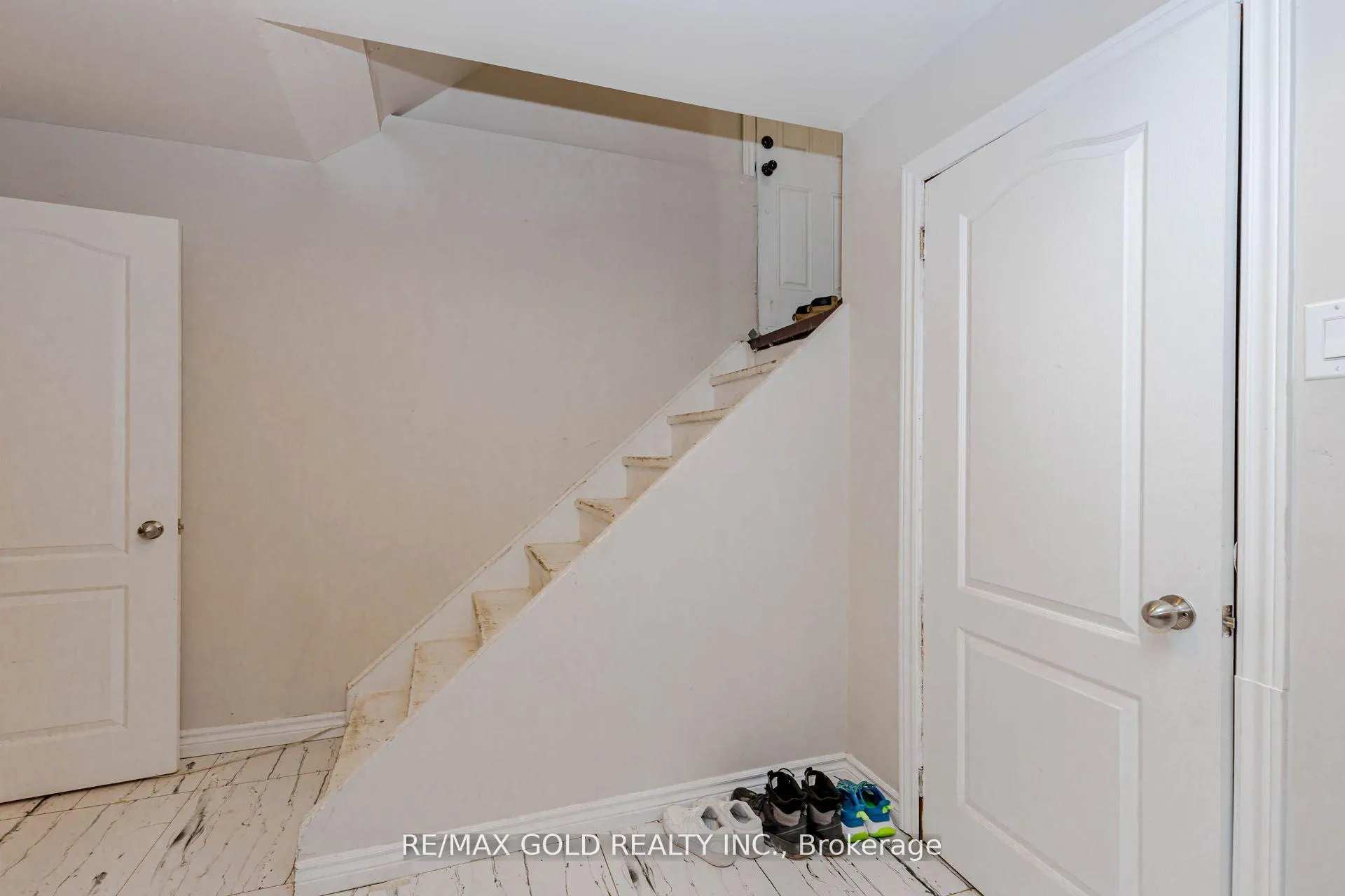 Photo 43 of 61 Kingknoll Drive, Brampton, Fletcher's Creek South — HOMEH