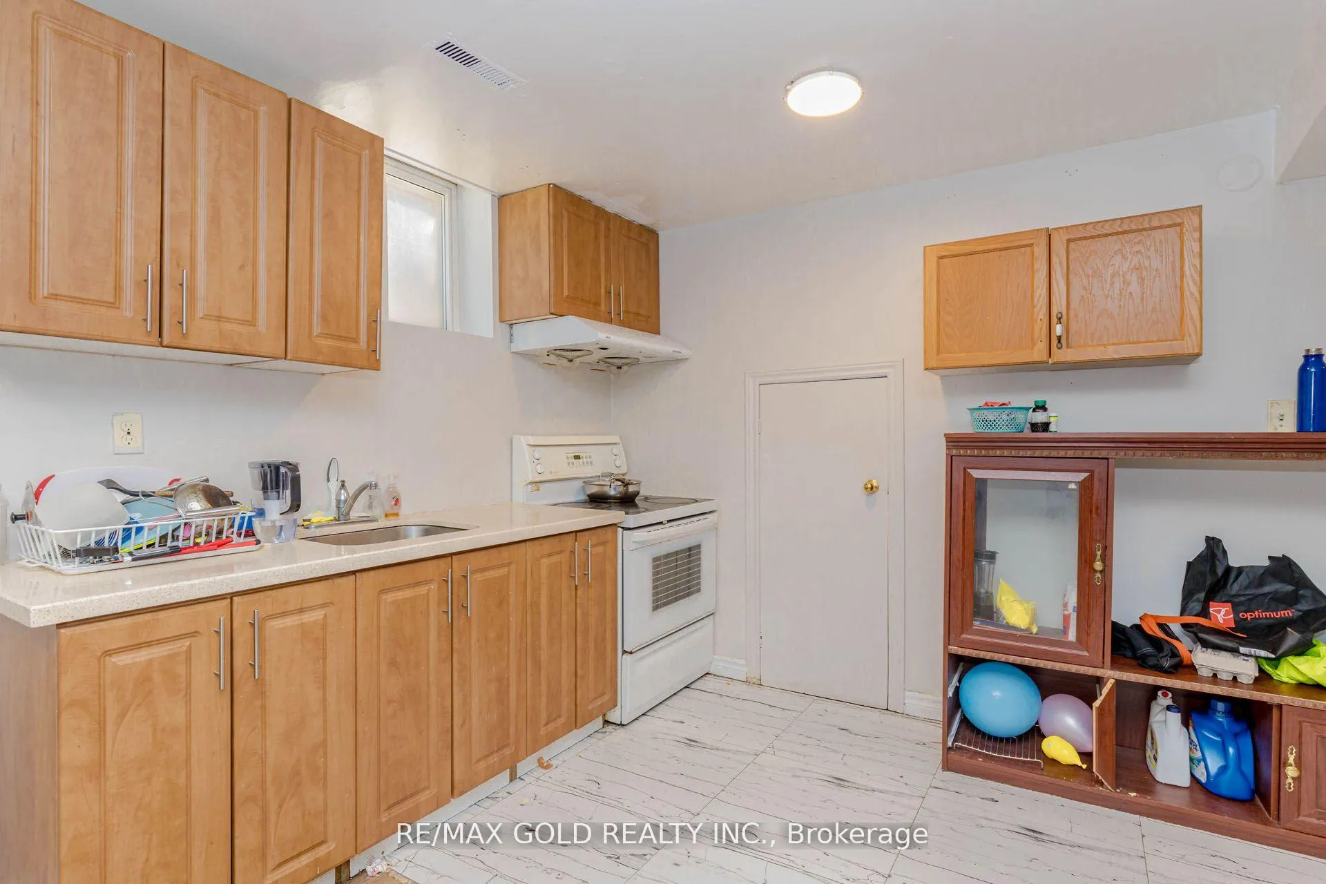 Photo 45 of 61 Kingknoll Drive, Brampton, Fletcher's Creek South — HOMEH
