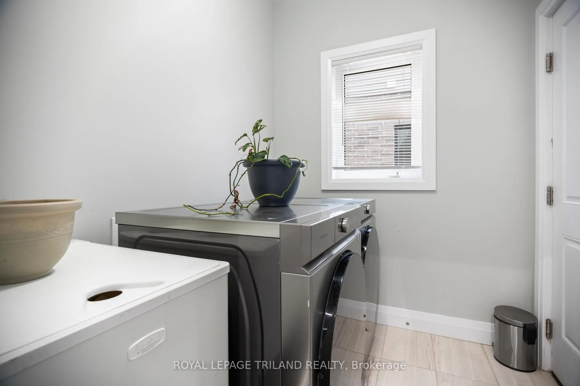 Photo 28 of 2382 Wickerson Road, London, South K — HOMEH
