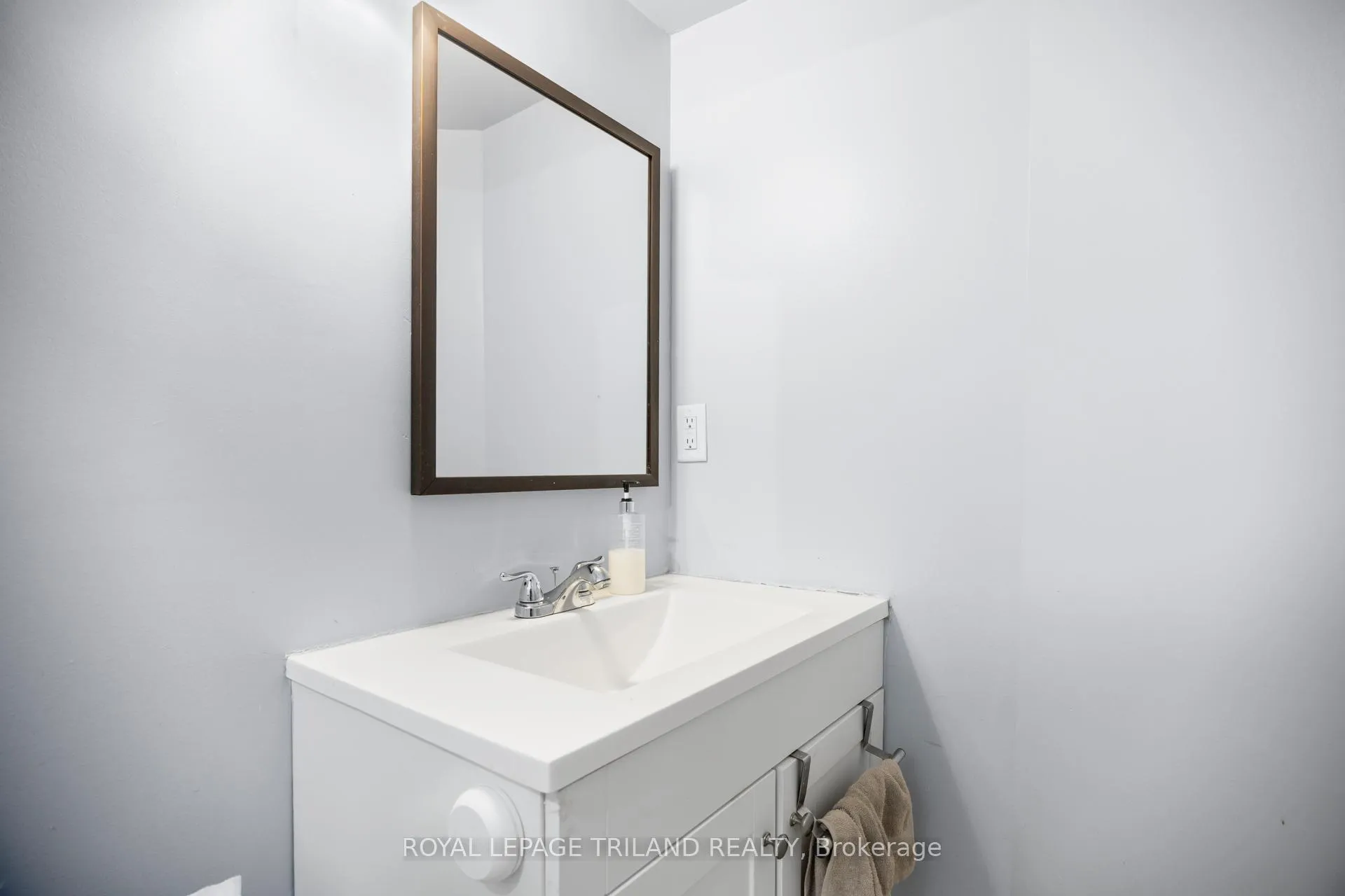 Photo 40 of 2382 Wickerson Road, London, South K — HOMEH