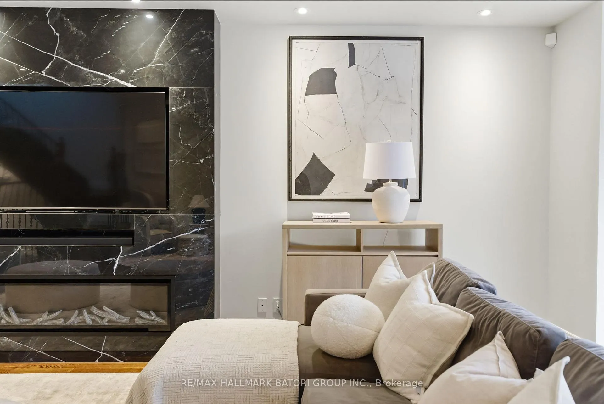 Photo 5 of 137 Latimer Avenue, Toronto, Lawrence Park South — HOMEH