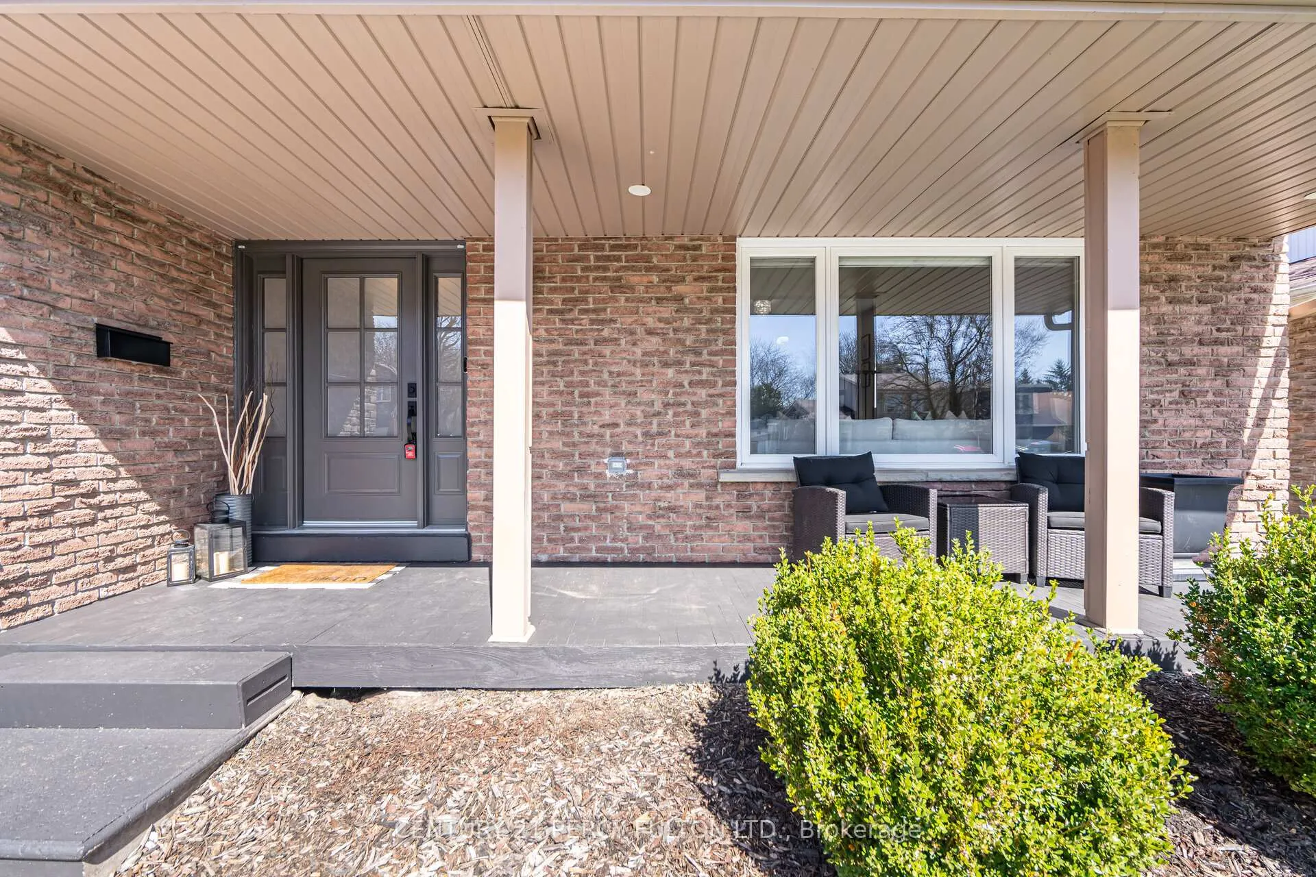 Photo 2 of 1825 Bronte Square, Pickering, Liverpool — HOMEH
