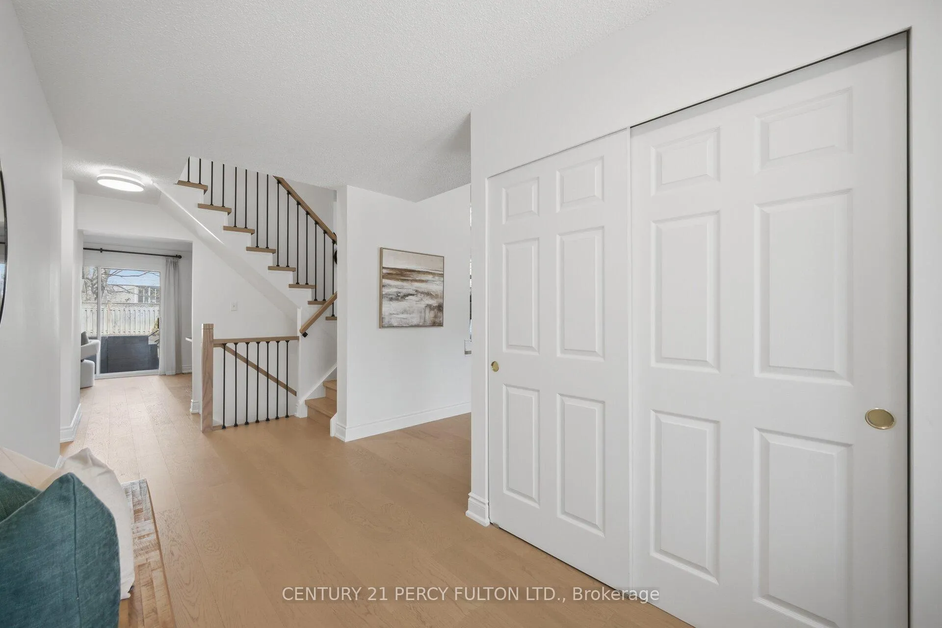 Photo 4 of 1825 Bronte Square, Pickering, Liverpool — HOMEH