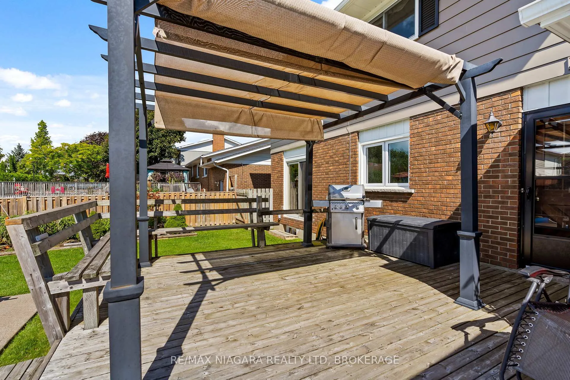 Photo 8 of 40 Gaspare Drive, Port Colborne, Sugarloaf — HOMEH