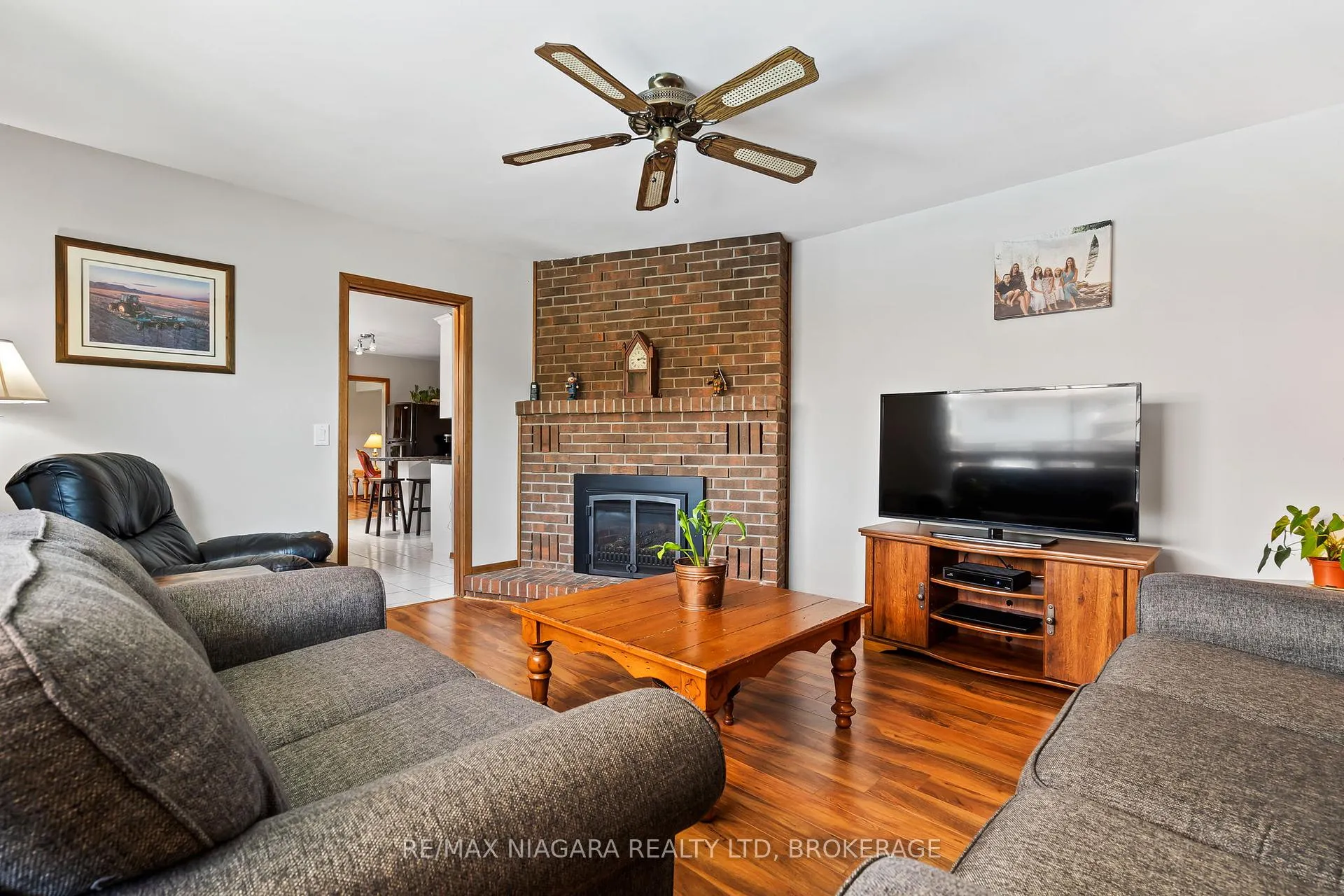 Photo 23 of 40 Gaspare Drive, Port Colborne, Sugarloaf — HOMEH
