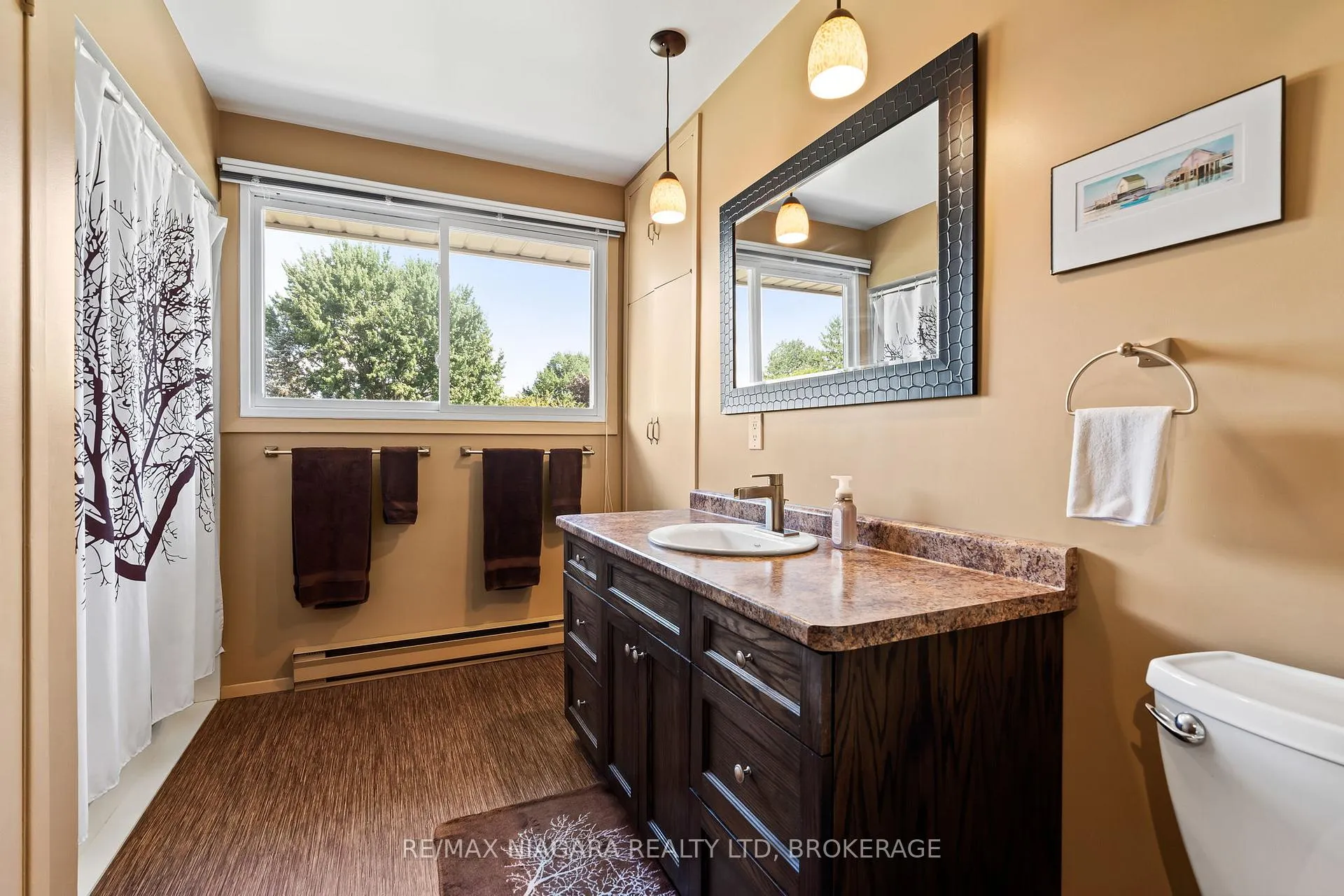 Photo 24 of 40 Gaspare Drive, Port Colborne, Sugarloaf — HOMEH