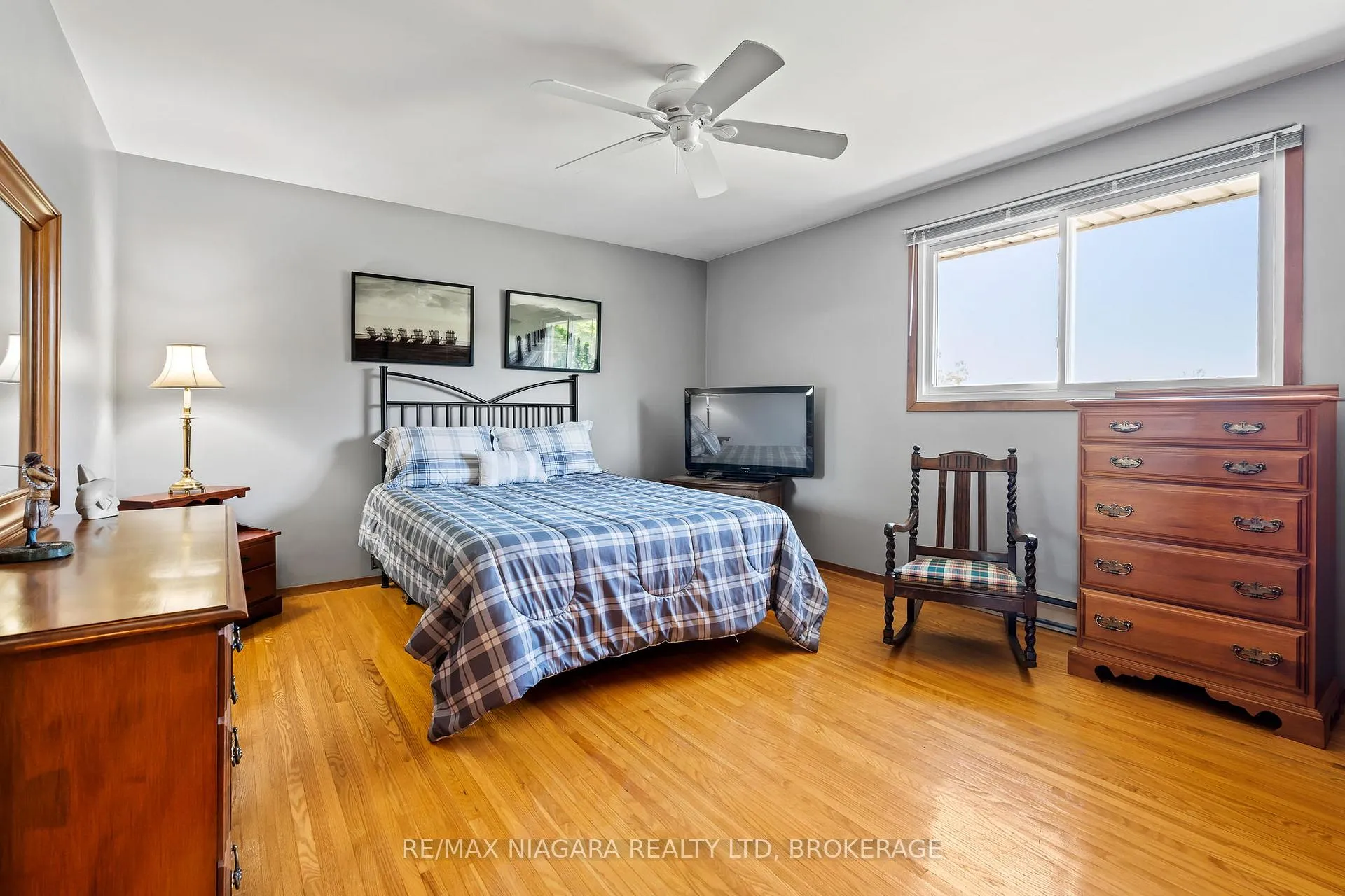 Photo 25 of 40 Gaspare Drive, Port Colborne, Sugarloaf — HOMEH