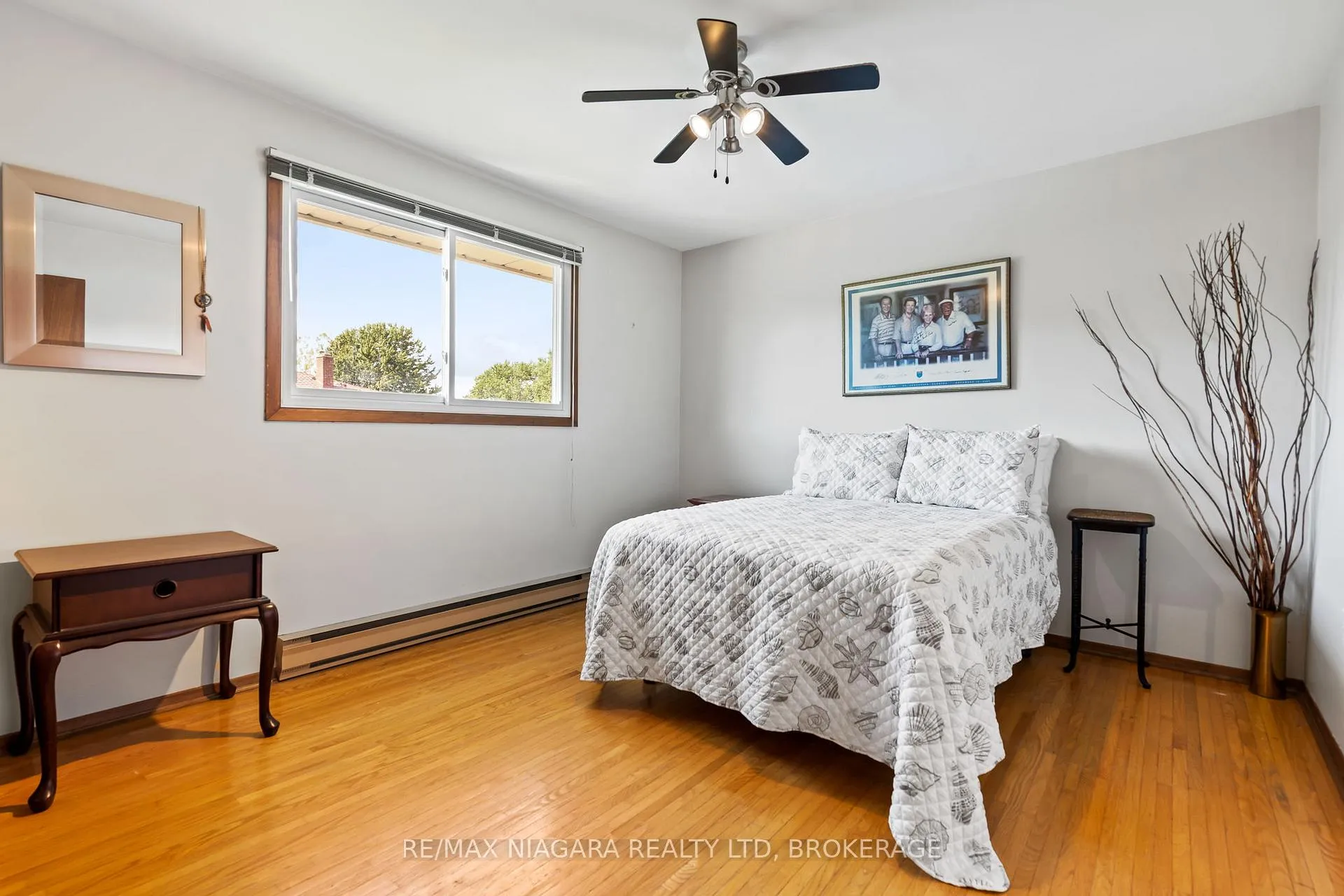 Photo 28 of 40 Gaspare Drive, Port Colborne, Sugarloaf — HOMEH