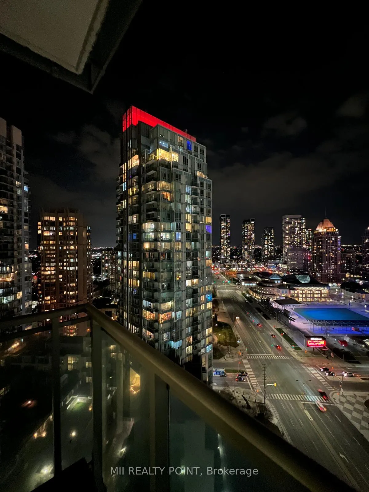 Front of Unit 2408, 220 Burnhamthorpe Road W
