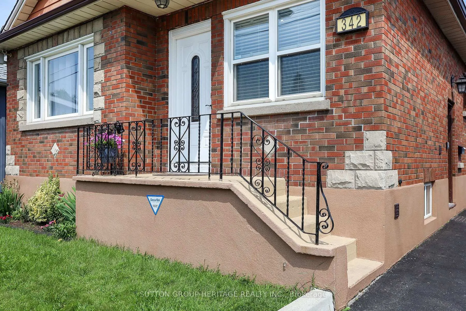 Photo 2 of 342 Olive Avenue, Oshawa, Central — HOMEH